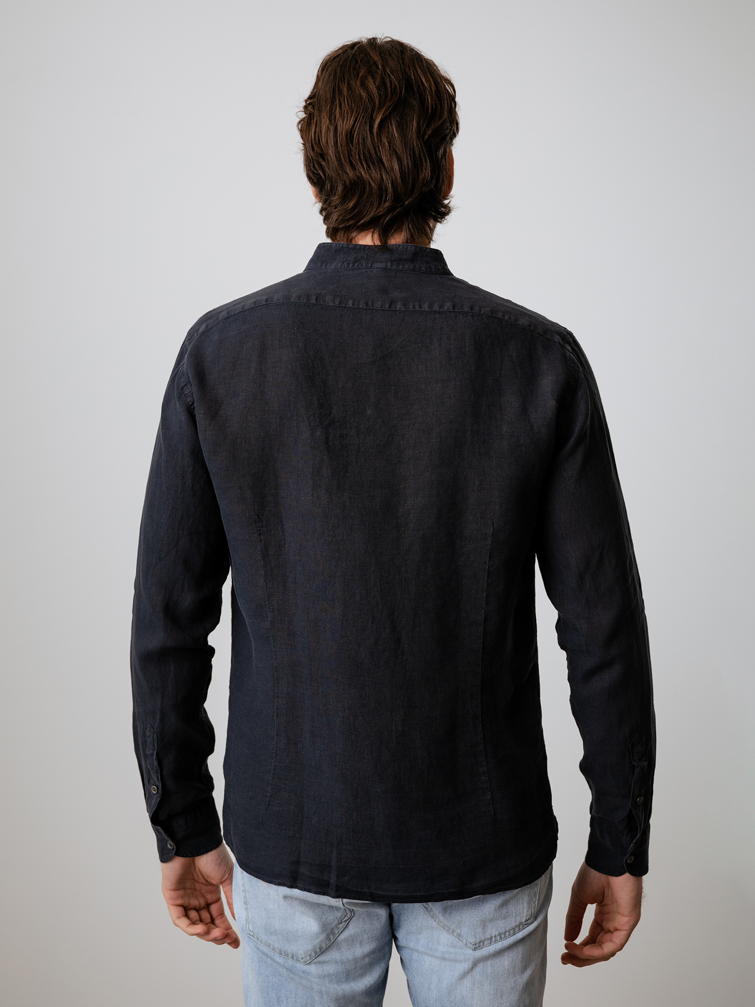 Detailansicht von Leinenhemd mit Stehkragen von 04651