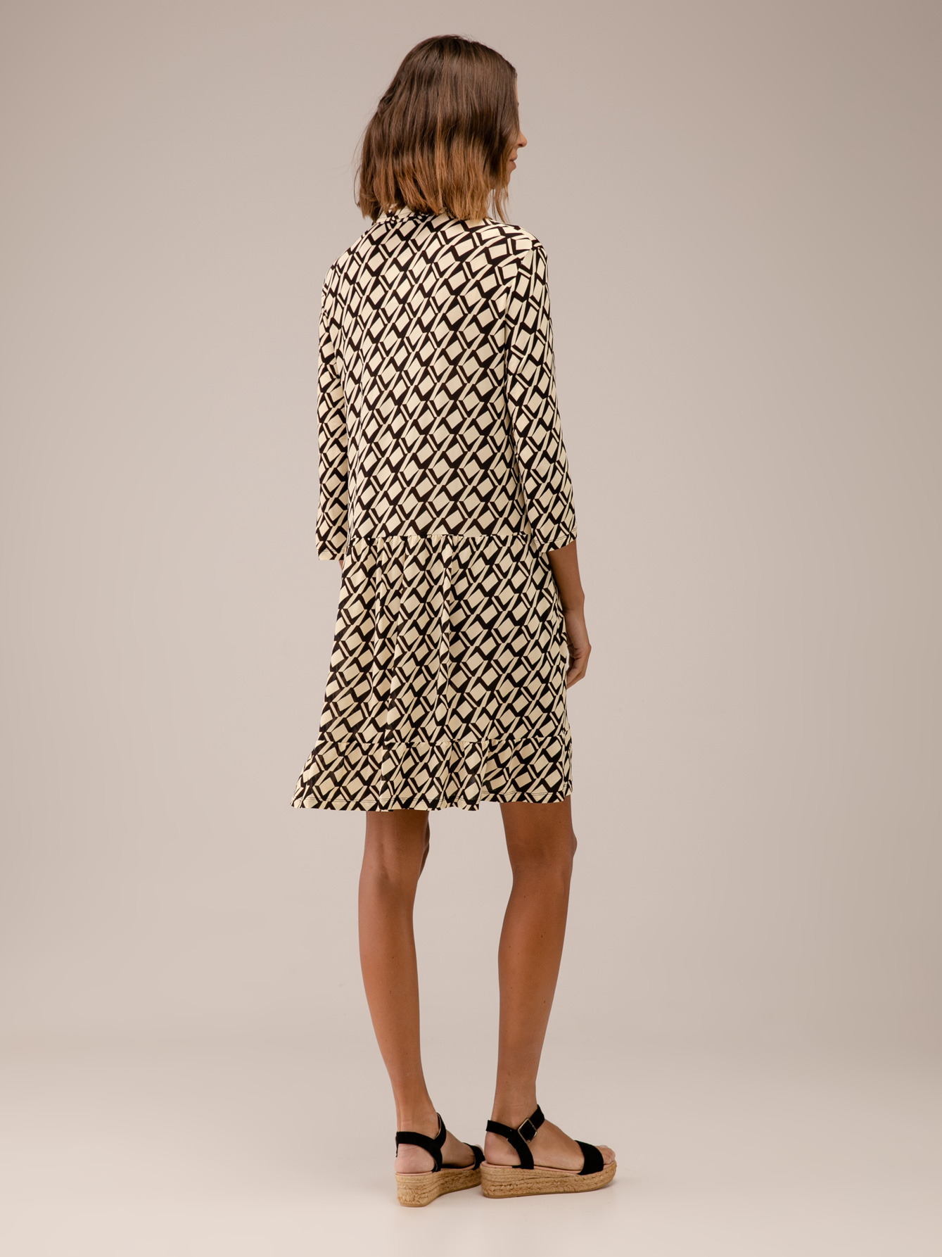 Detailansicht von Kurzes Blusenkleid von SIYU