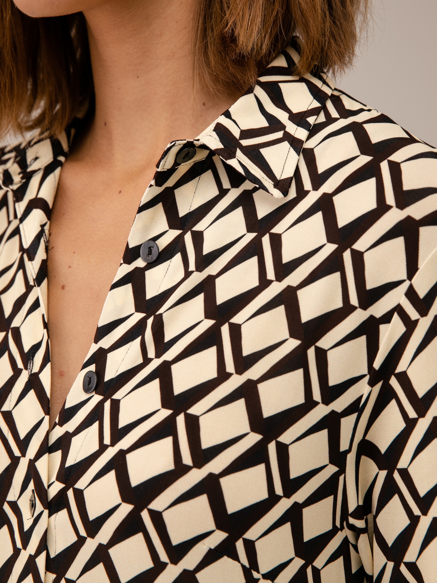 Detailansicht von Kurzes Blusenkleid von SIYU