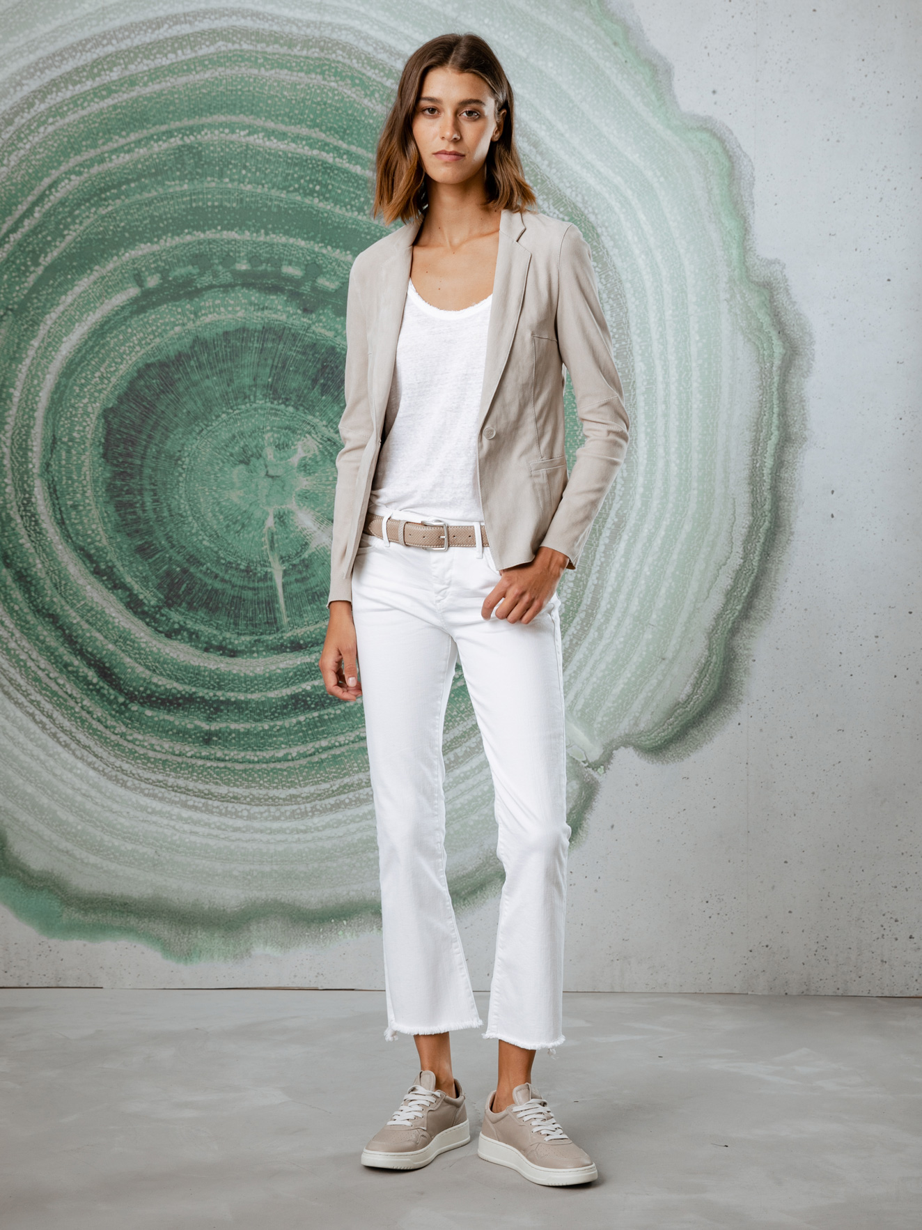 Detailansicht von Velour-Lederblazer von GIORGIO BRATO