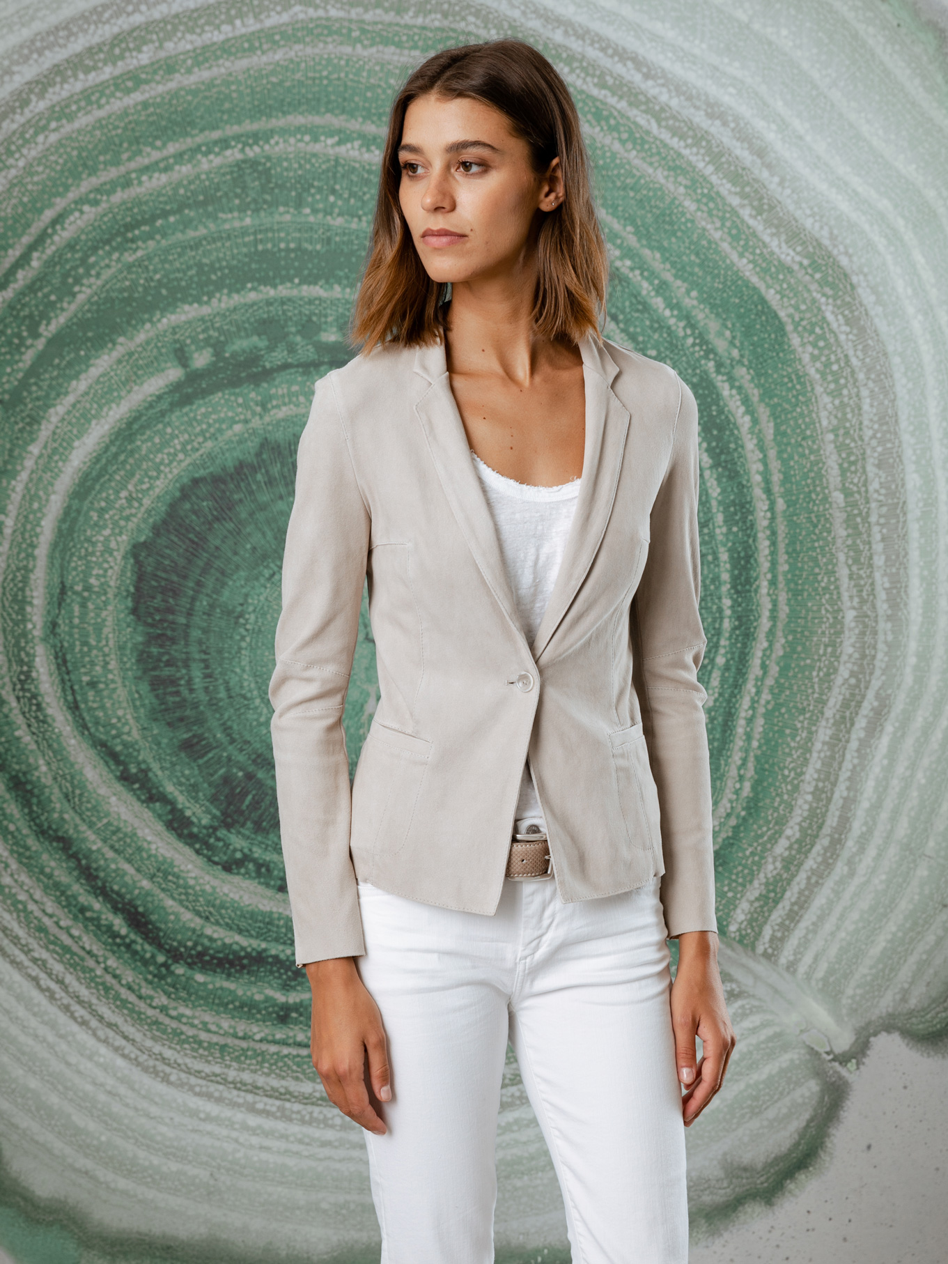 Detailansicht von Velour-Lederblazer von GIORGIO BRATO