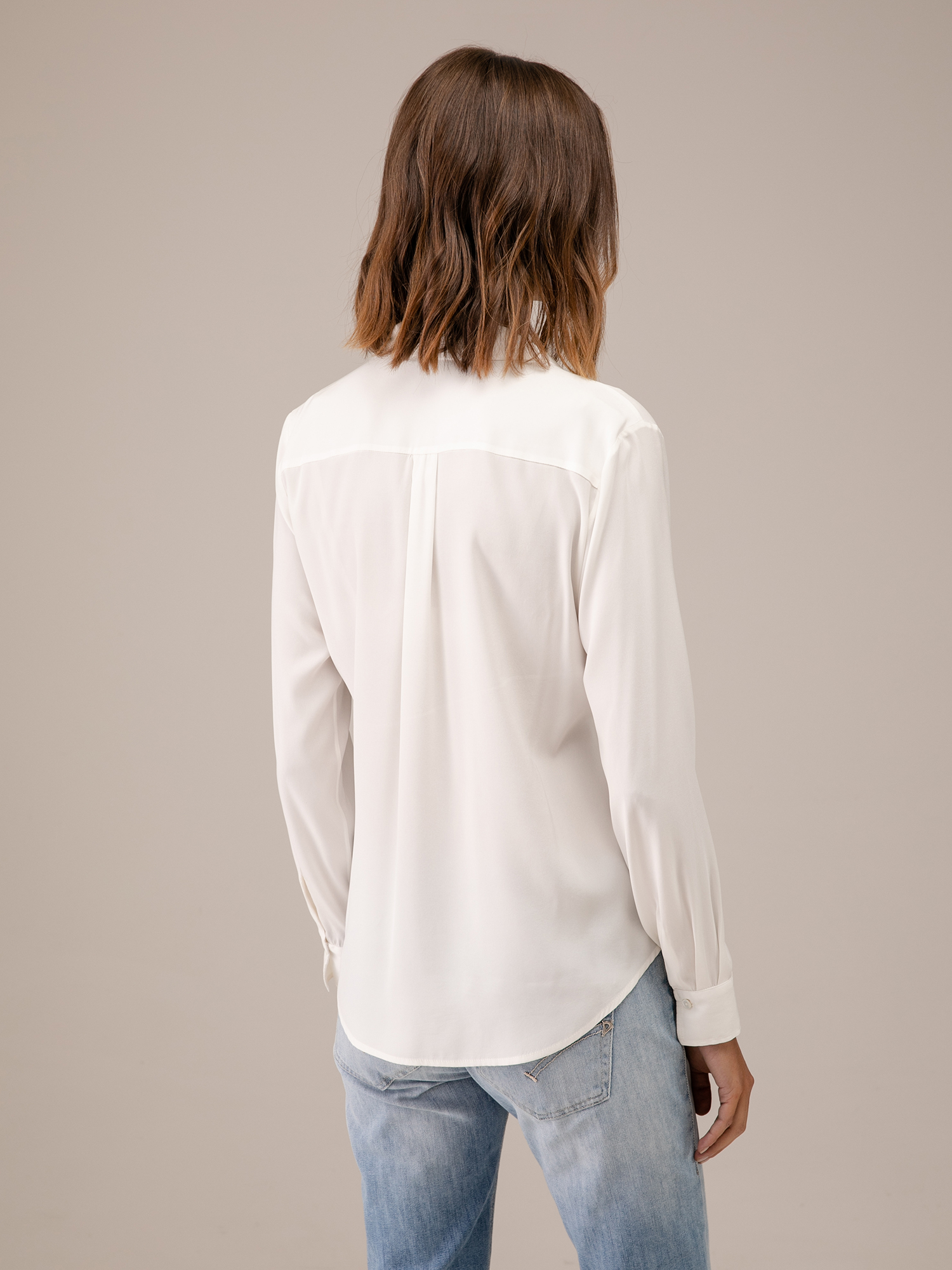 Detailansicht von Seidenbluse von HER SHIRT