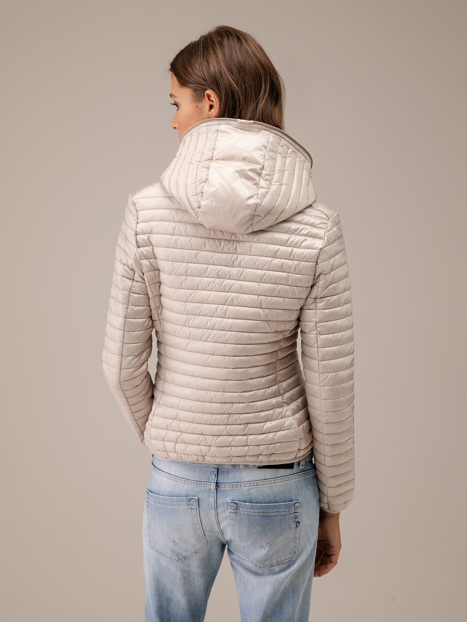 Detailansicht von Taillierte Steppjacke von SAVE THE DUCK