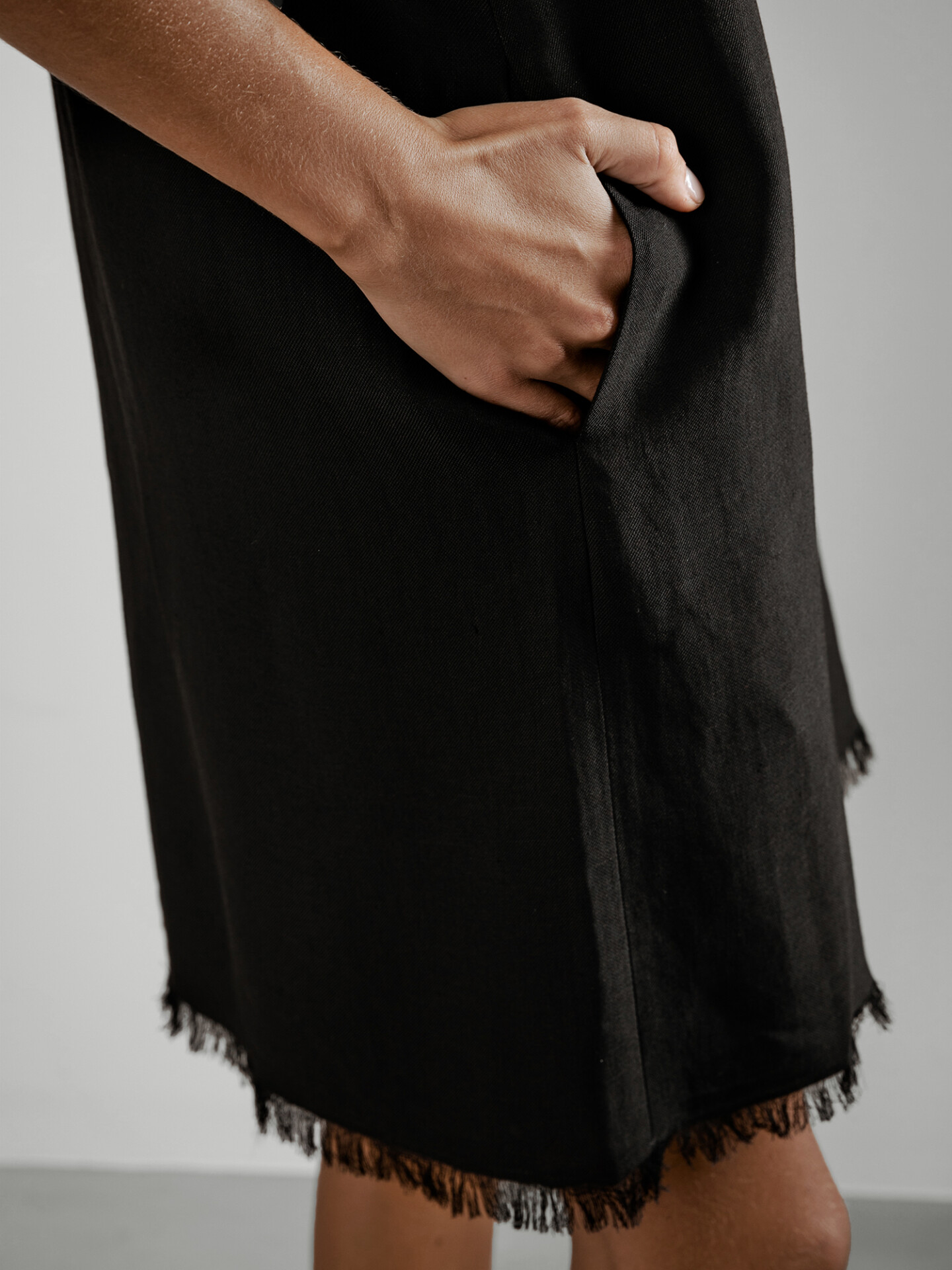 Detailansicht von Kurzes Kleid von ANTONELLI