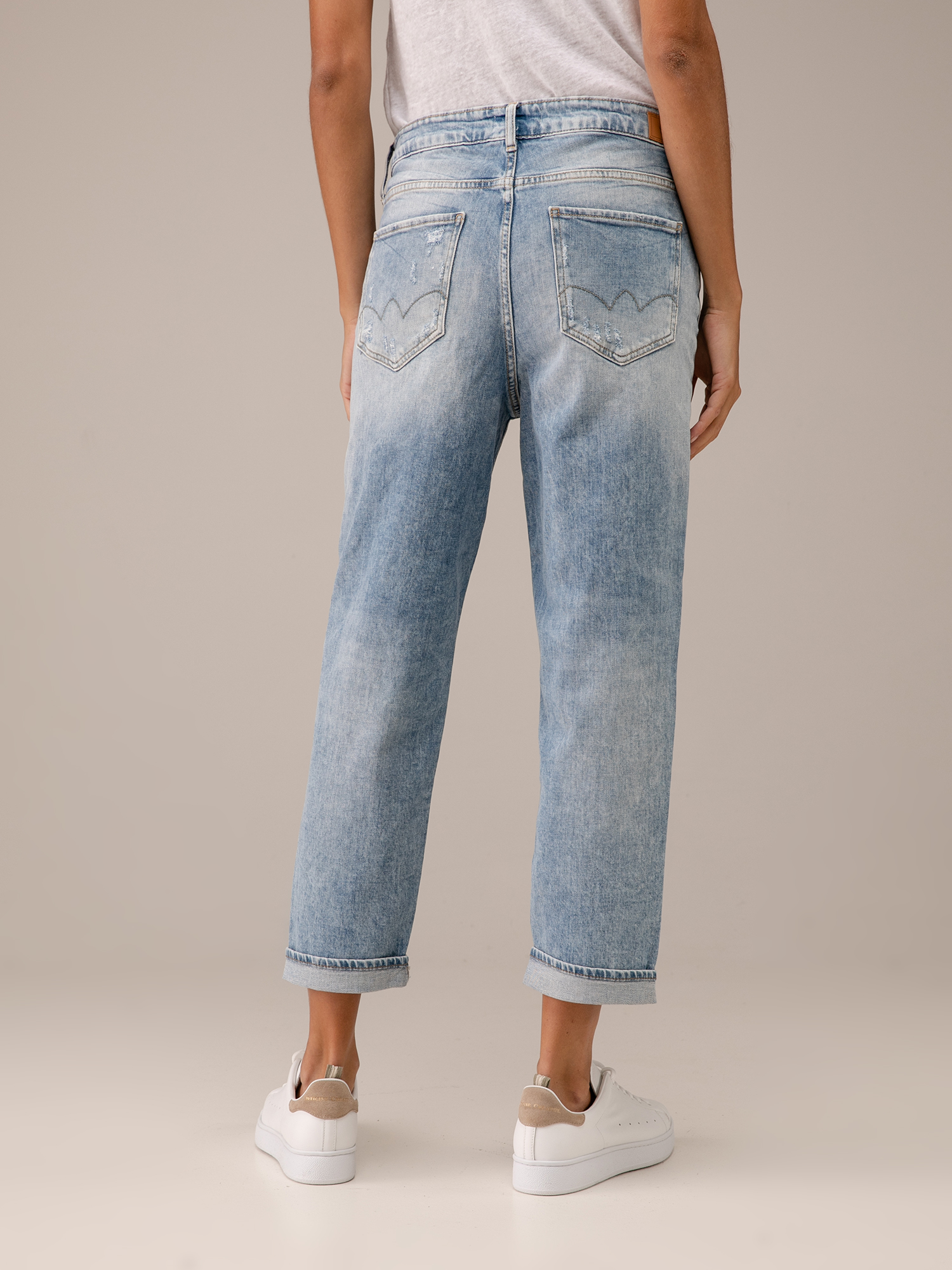 Detailansicht von Boyfriend Jeans von LE TEMPS DES CERISES
