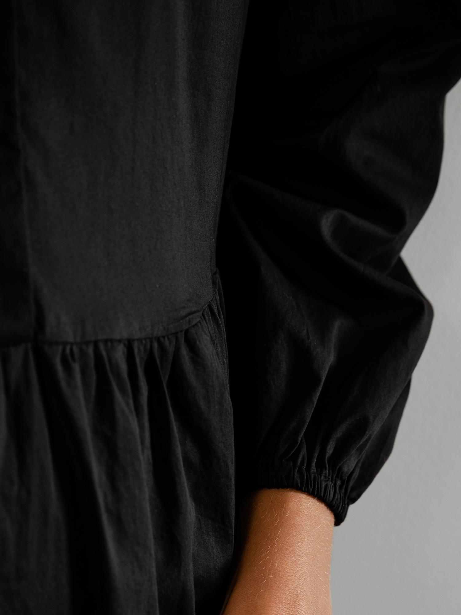 Detailansicht von Maxi-Blusenkleid von ROBERT FRIEDMAN