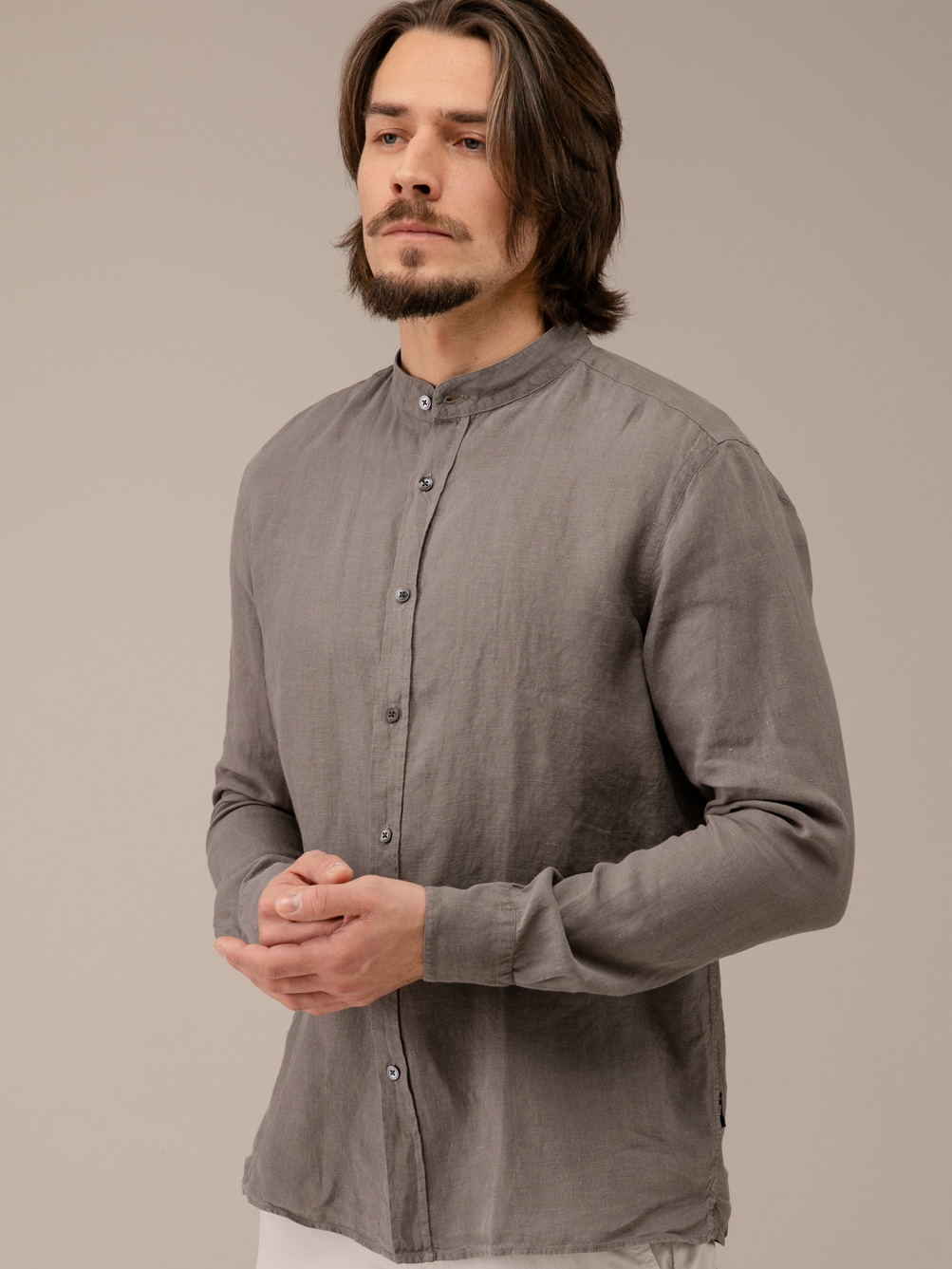 Detailansicht von Leinenhemd mit Stehkragen von 04651