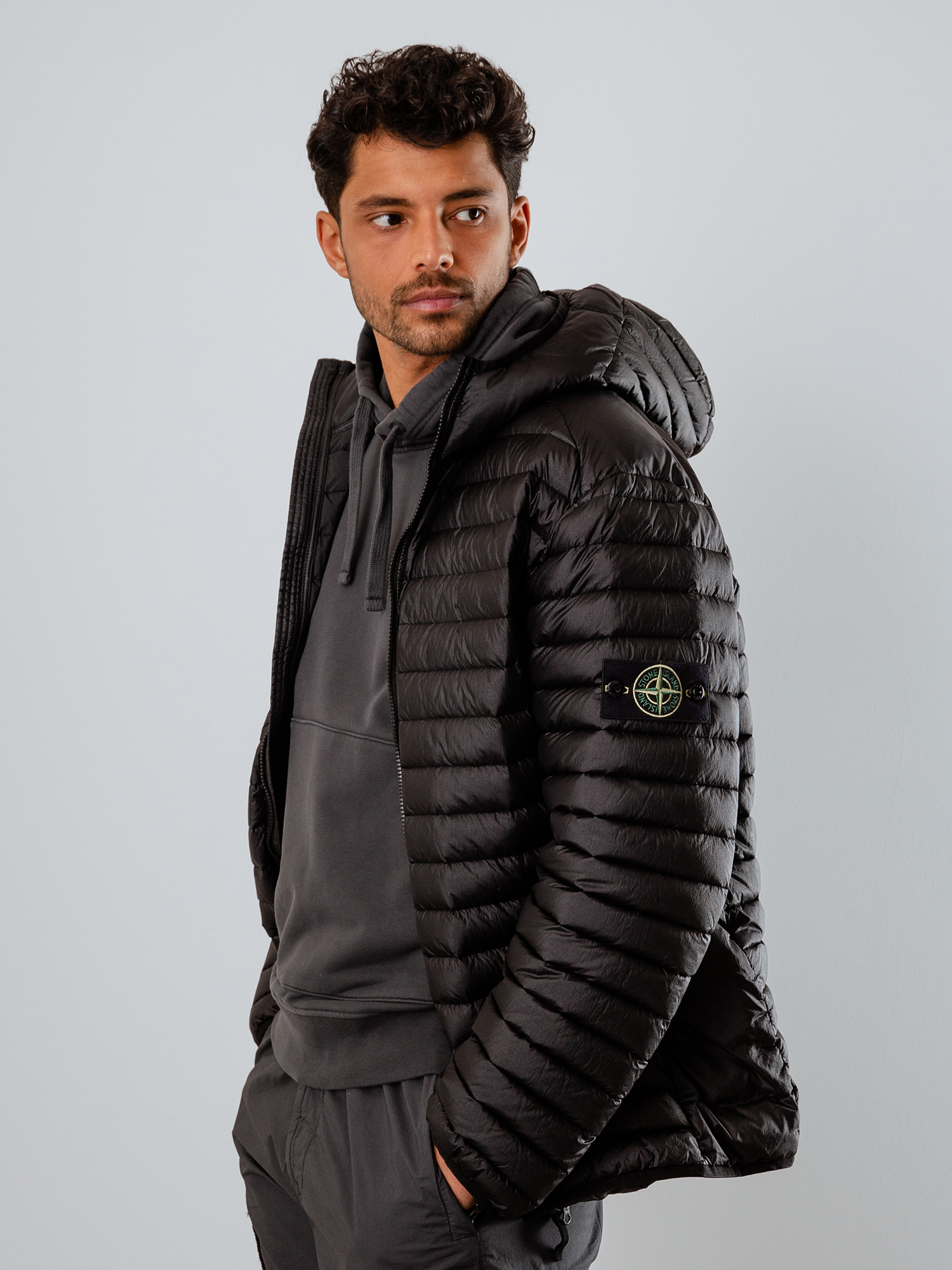 Detailansicht von Daunenjacke von STONE ISLAND