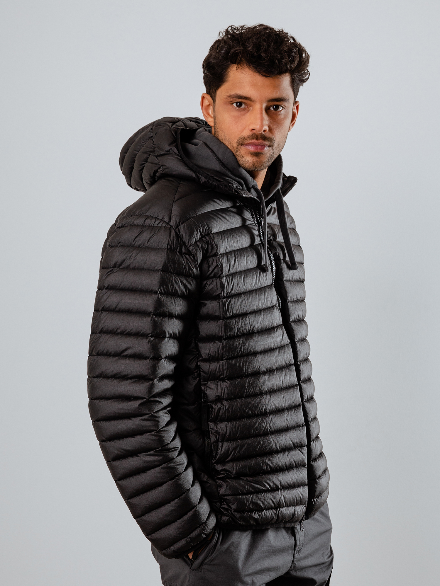 Detailansicht von Daunenjacke von STONE ISLAND