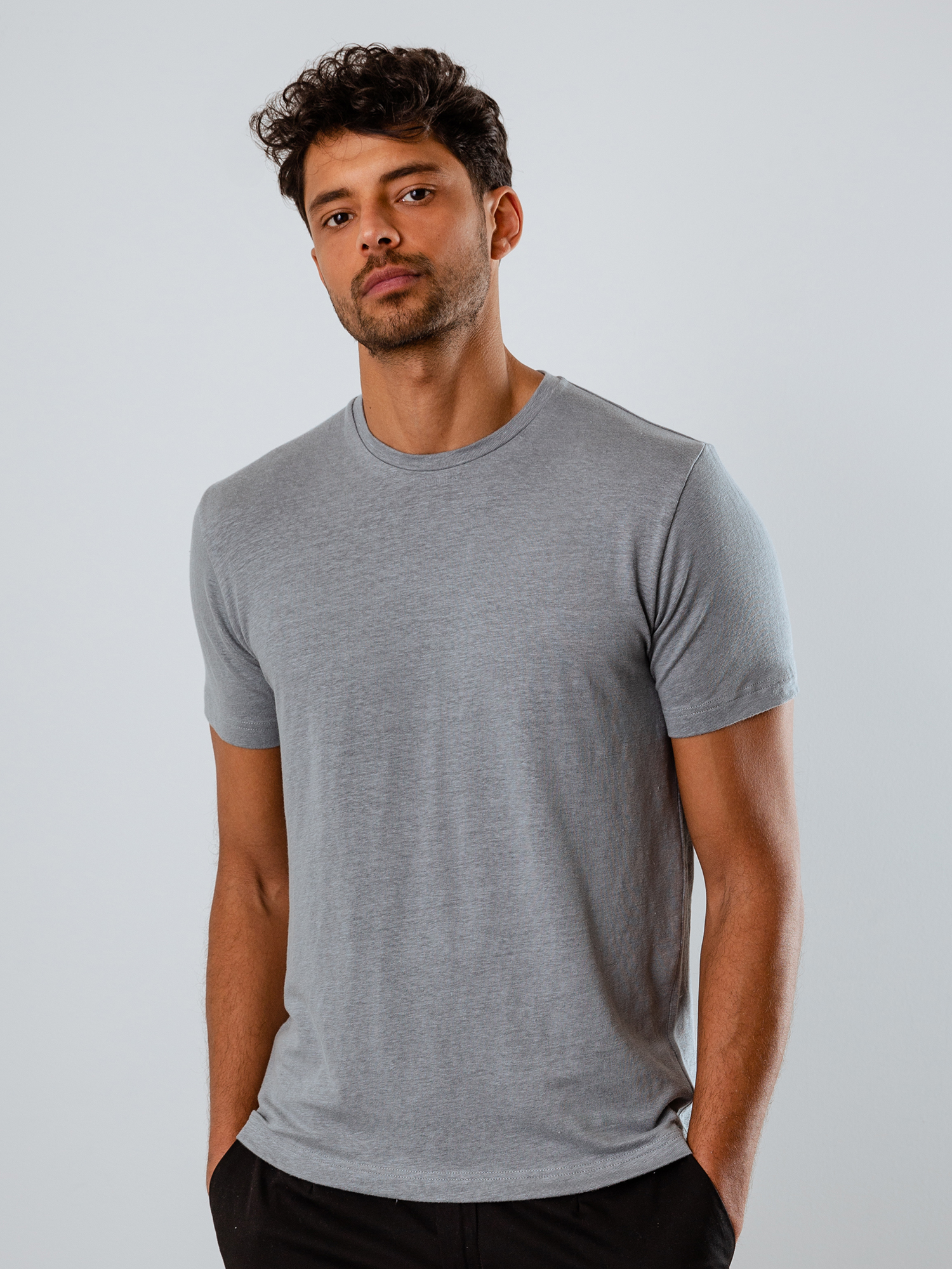 Detailansicht von T-Shirt aus Leinen von STEFAN BRANDT