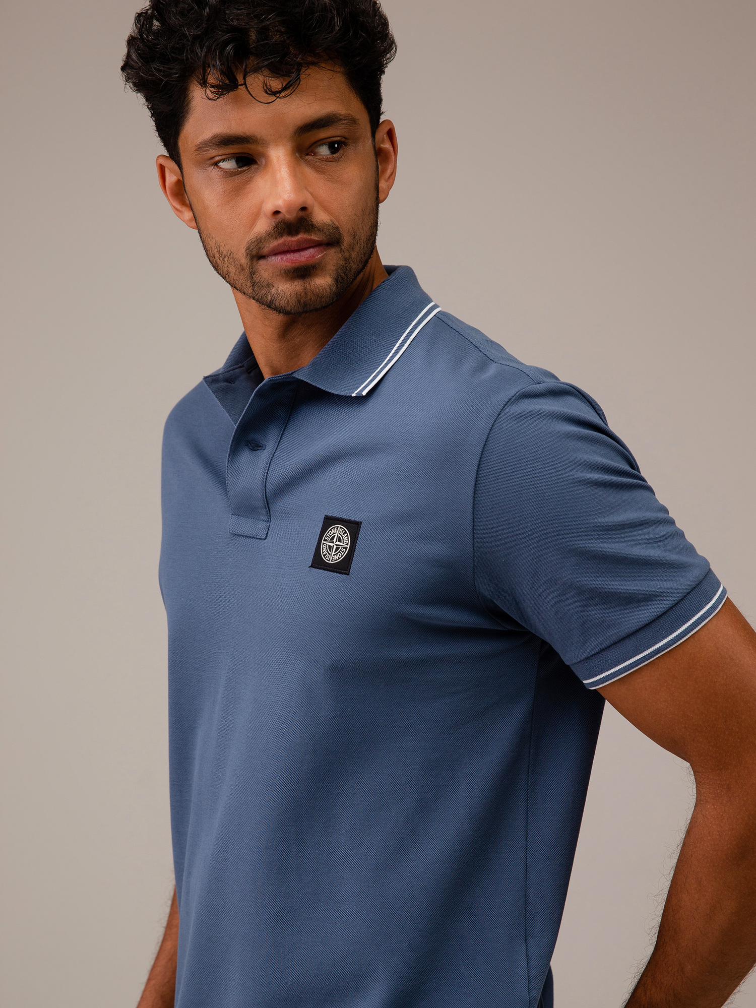 Detailansicht von Kurzarm-Poloshirt aus Baumwolle von STONE ISLAND