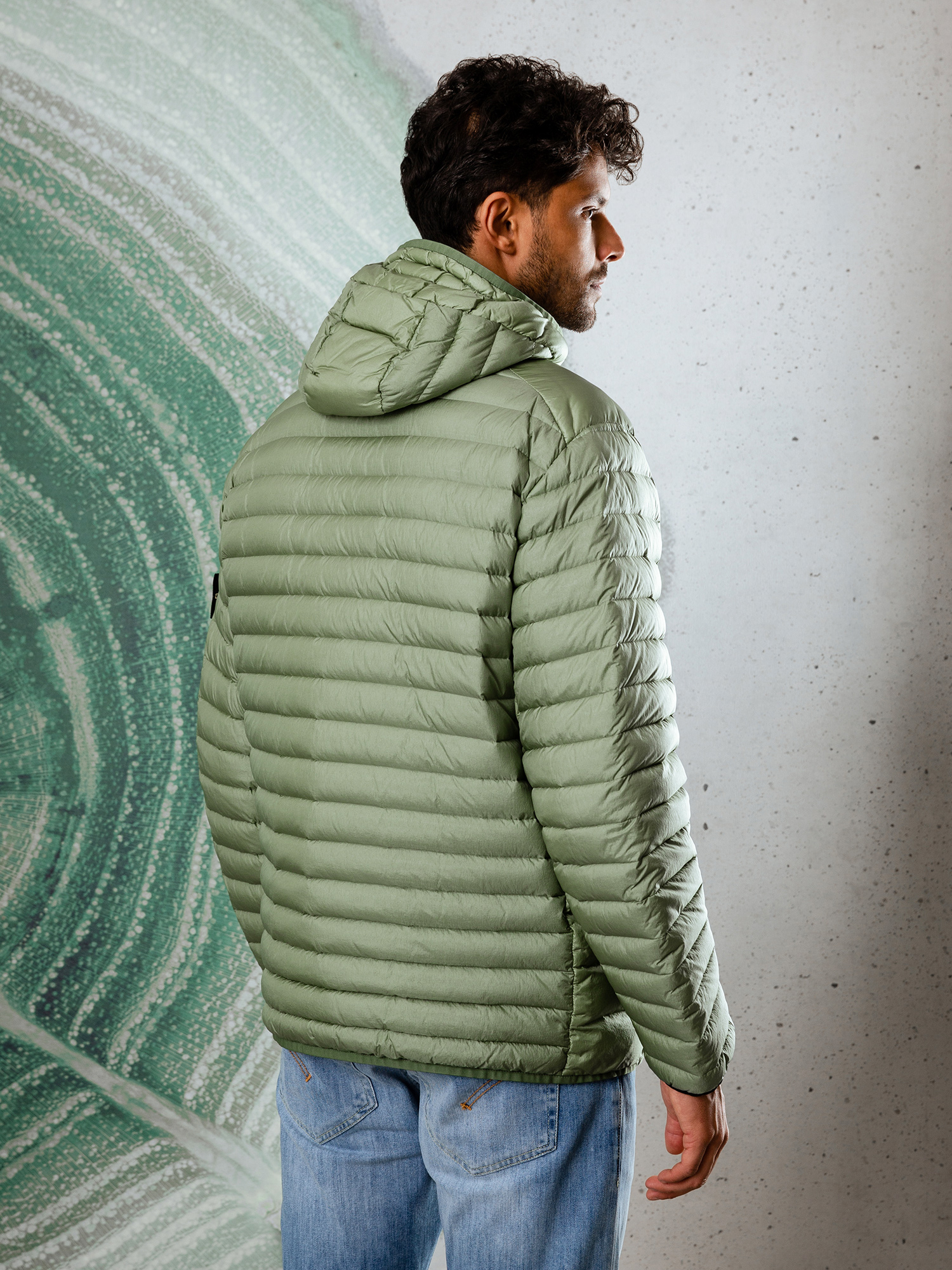 Detailansicht von Daunenjacke von STONE ISLAND