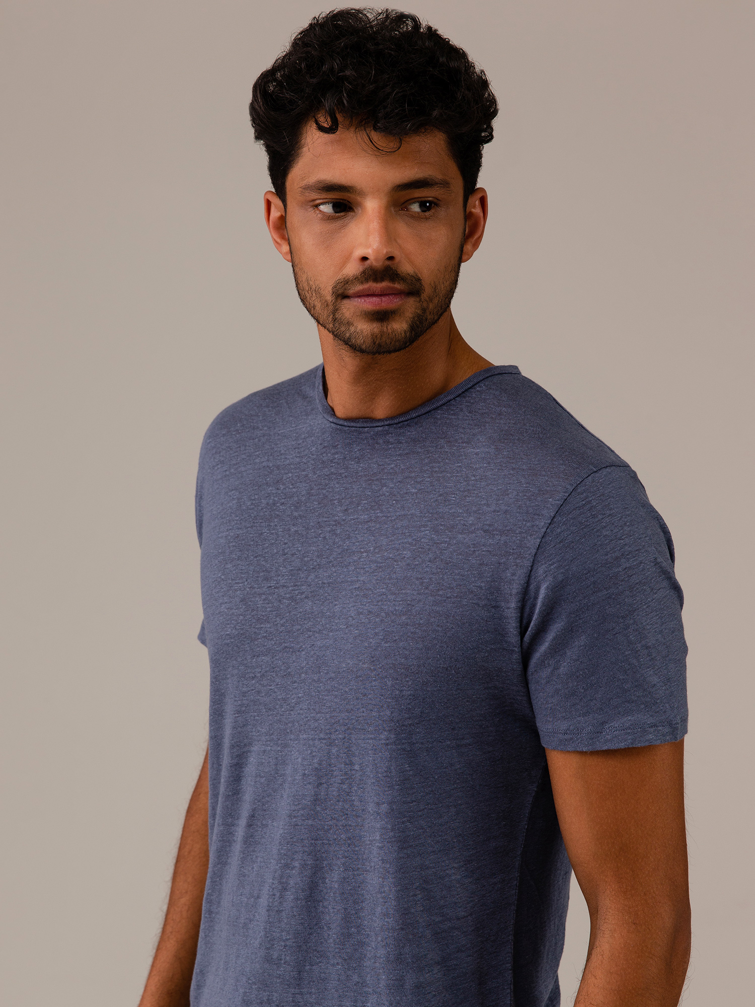 Detailansicht von T-Shirt aus Leinen von KIEFERMANN