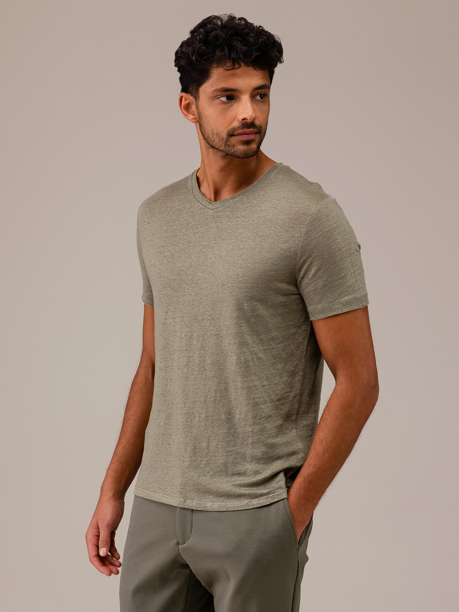 Detailansicht von T-Shirt aus Leinen von KIEFERMANN