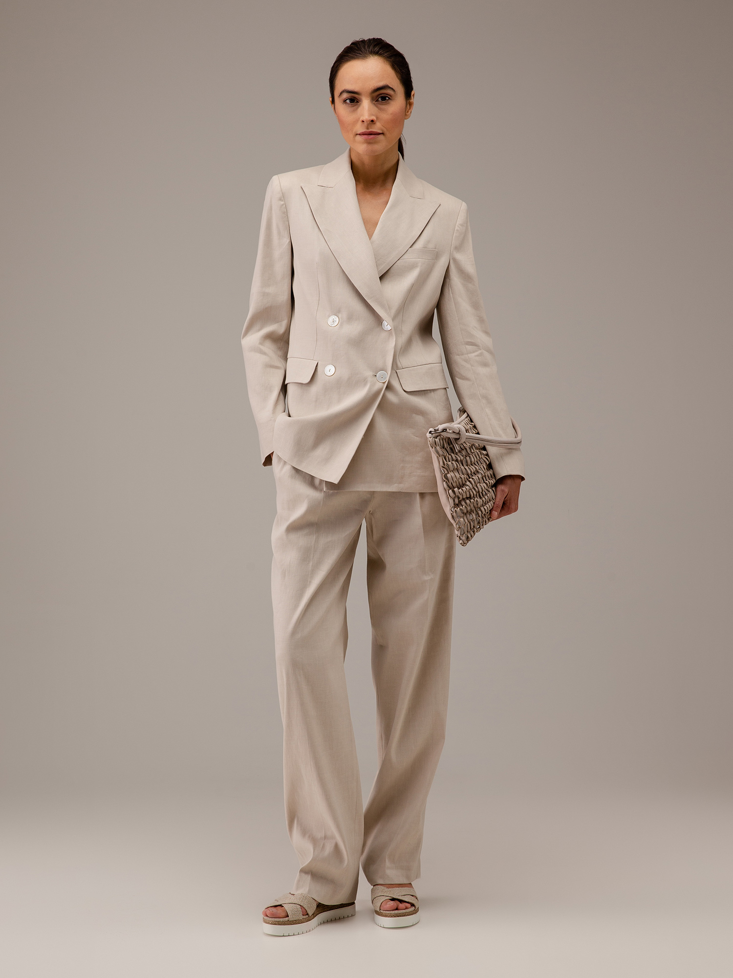 Detailansicht von Blazer aus Leinen von ANTONELLI