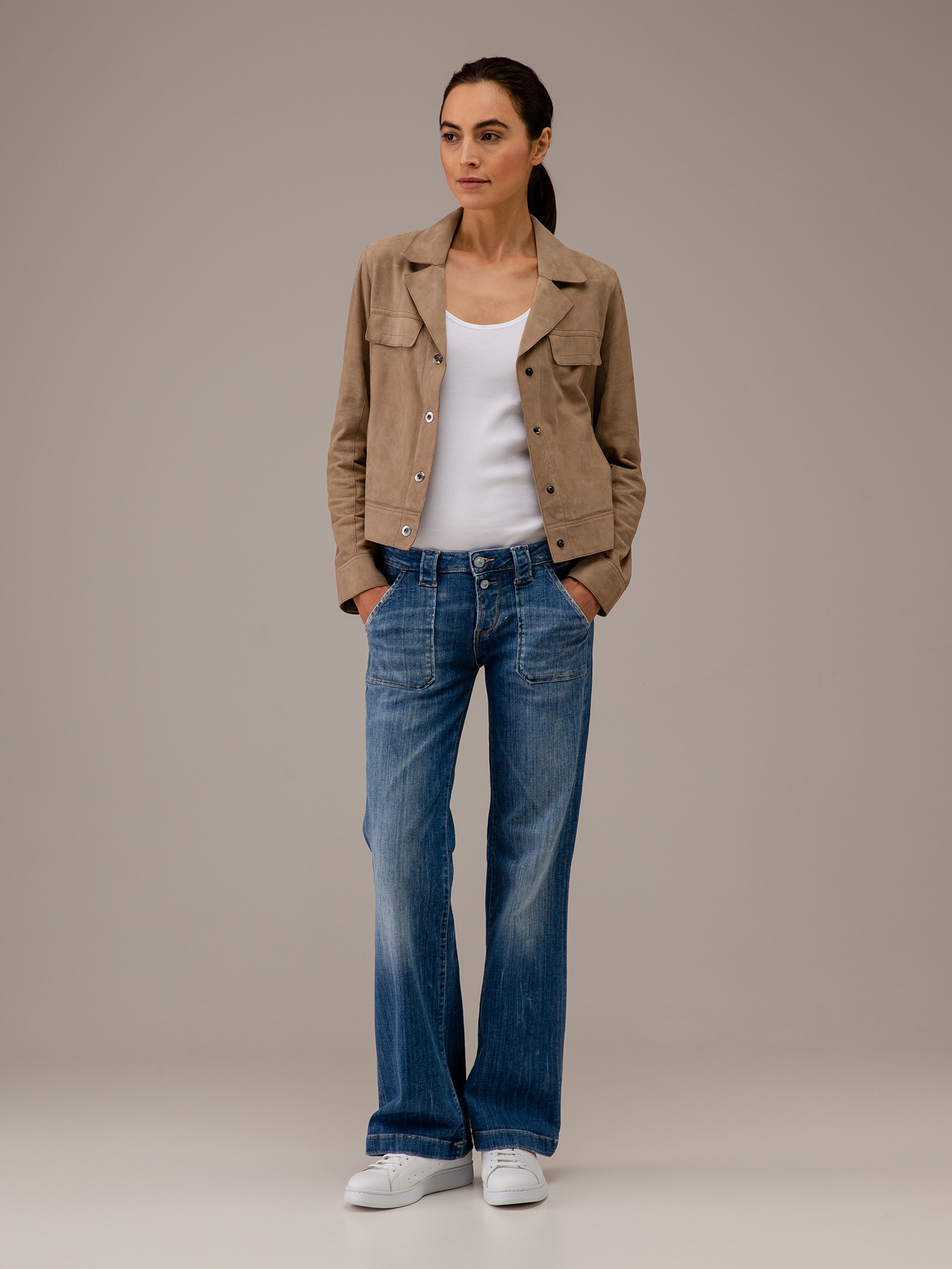 Detailansicht von Kurze Velour-Lederjacke von OAKWOOD