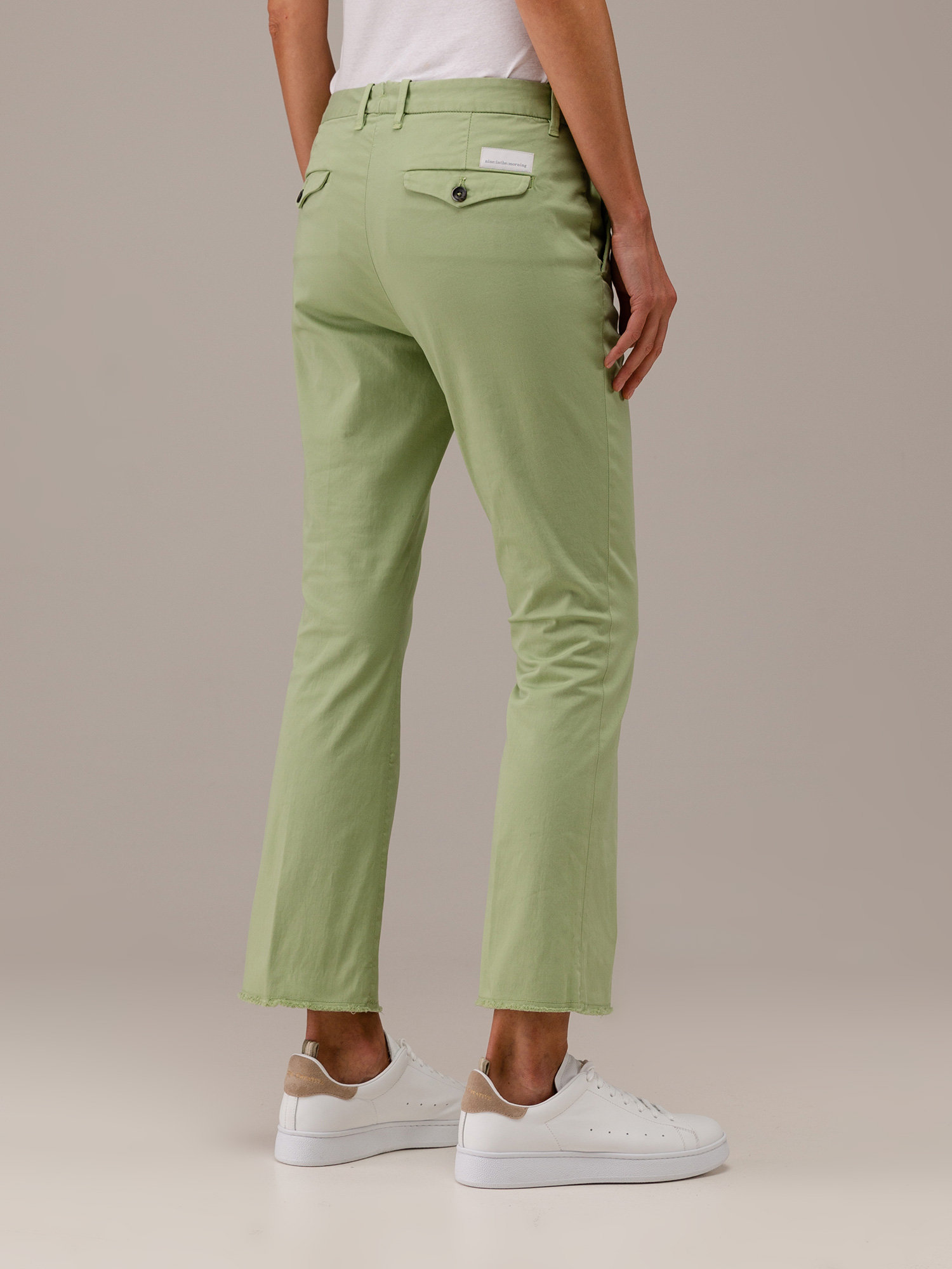 Detailansicht von Cropped Bootcut Hose von NINE IN THE MORNING