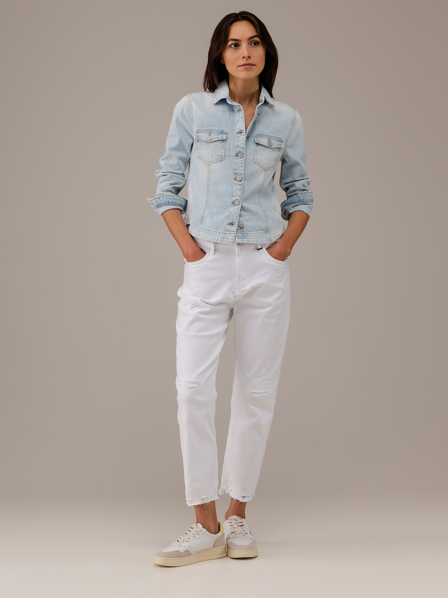 Detailansicht von Boyfriend Jeans von ELIAS RUMELIS