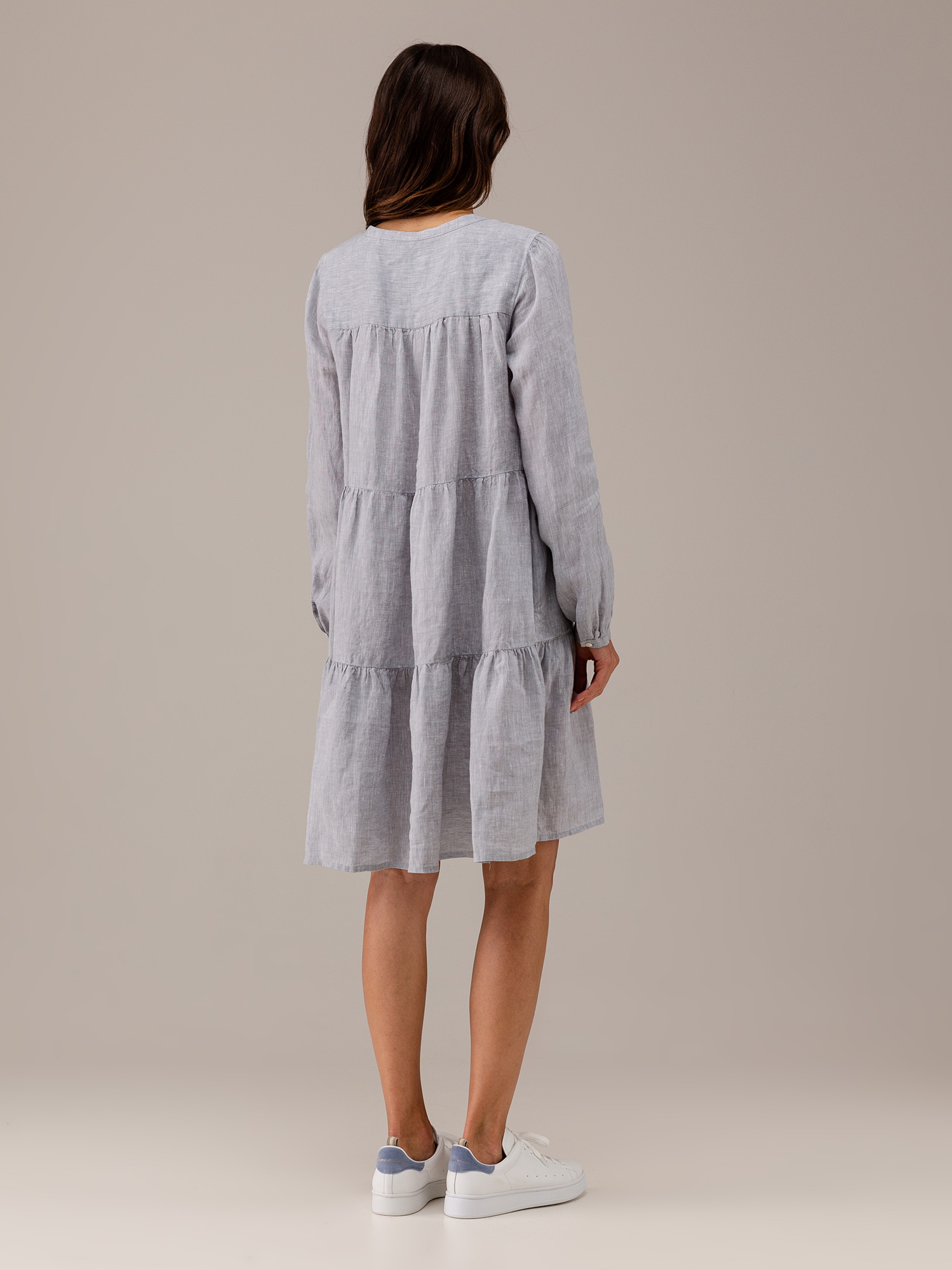 Detailansicht von Midi-Blusenkleid aus Leinen von ROBERT FRIEDMAN