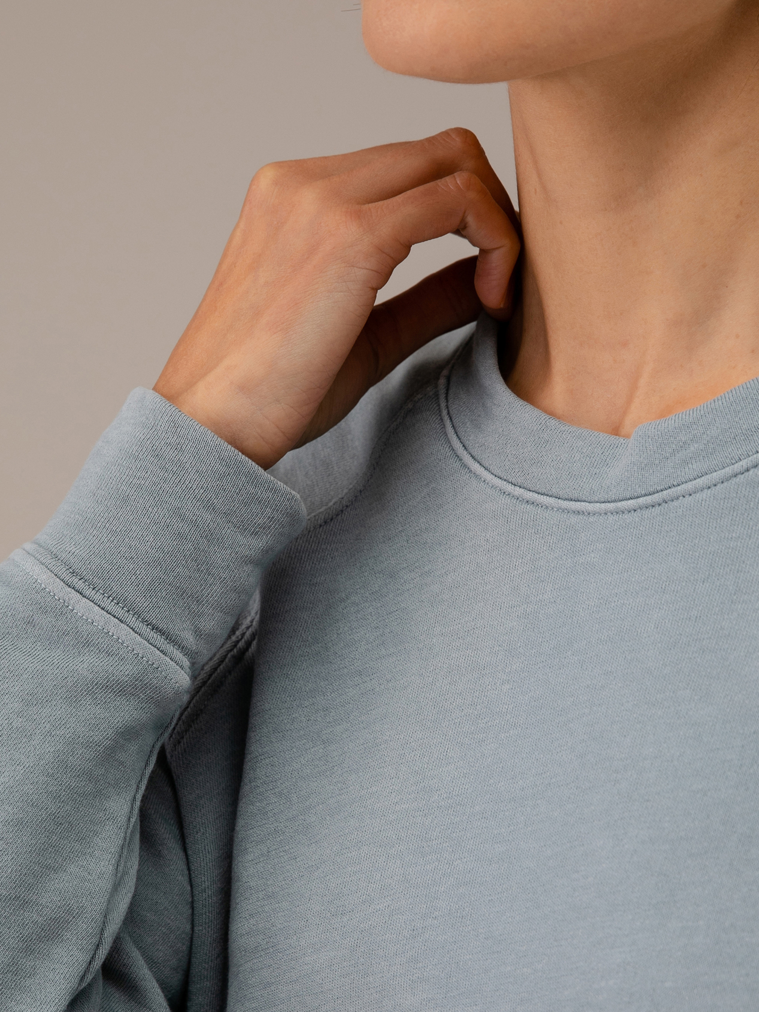 Detailansicht von Sweatshirt aus Baumwolle von JAMES PERSE