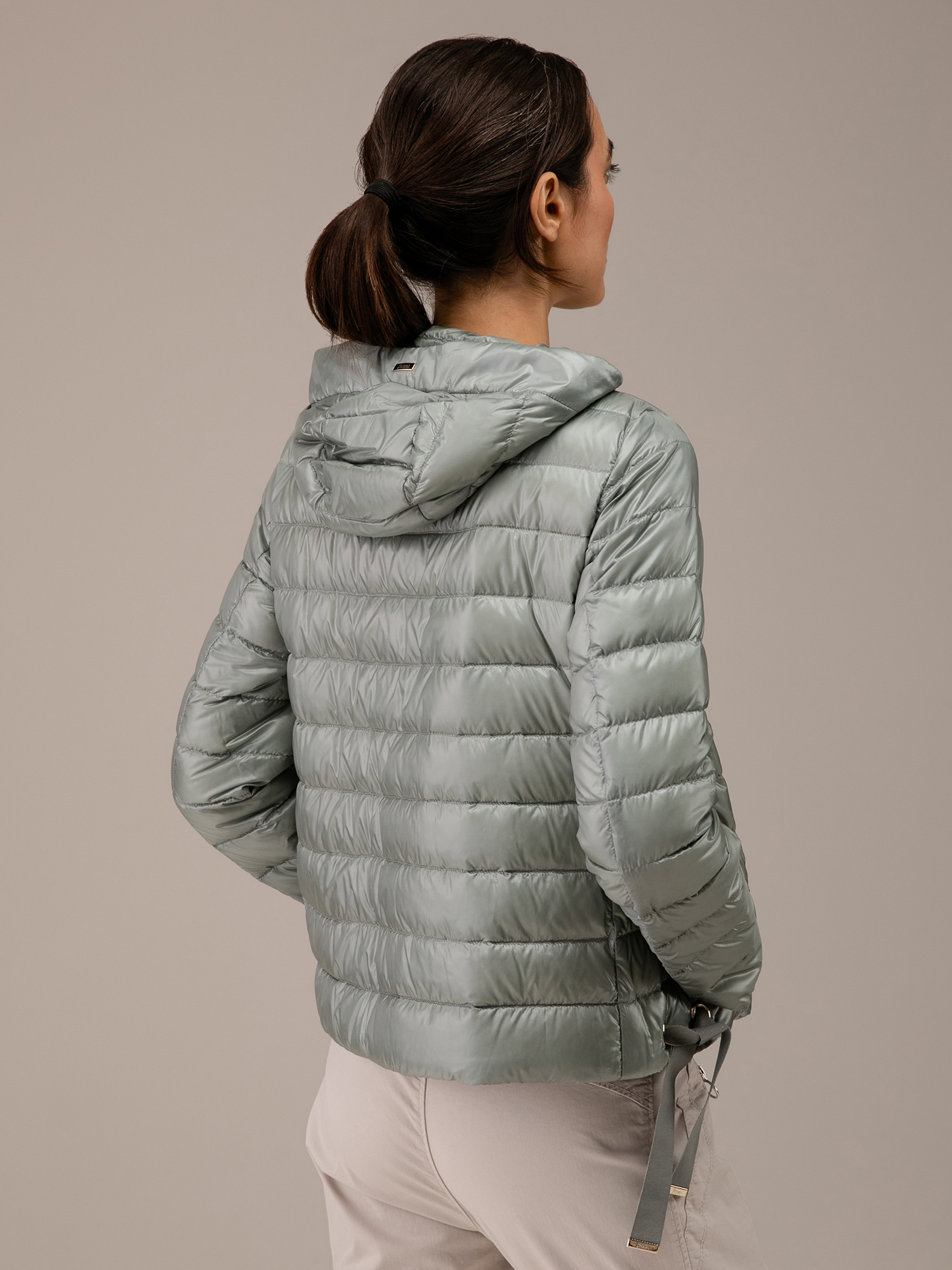 Detailansicht von Kurze Daunenjacke von HERNO