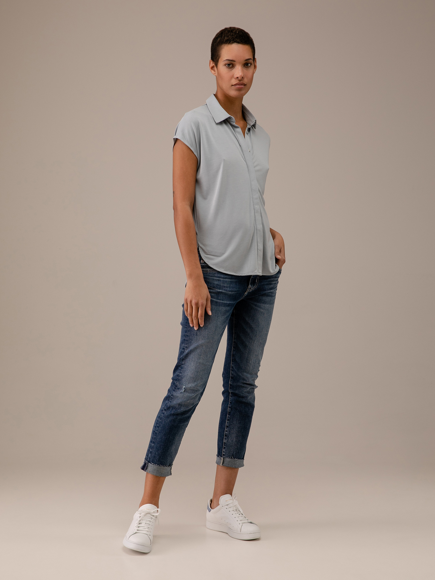 Detailansicht von Kurzarm-Bluse von HERRLICHER