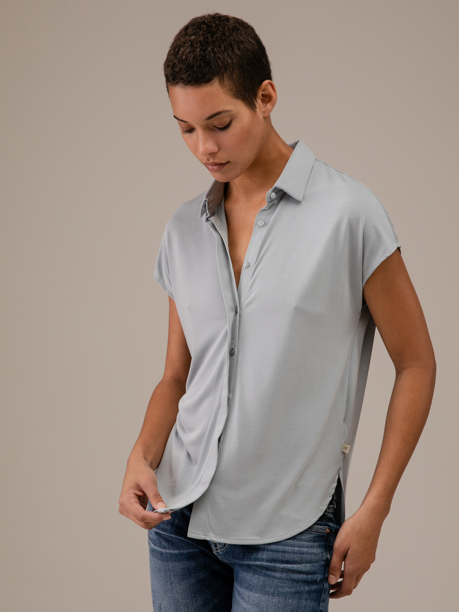 Detailansicht von Kurzarm-Bluse von HERRLICHER