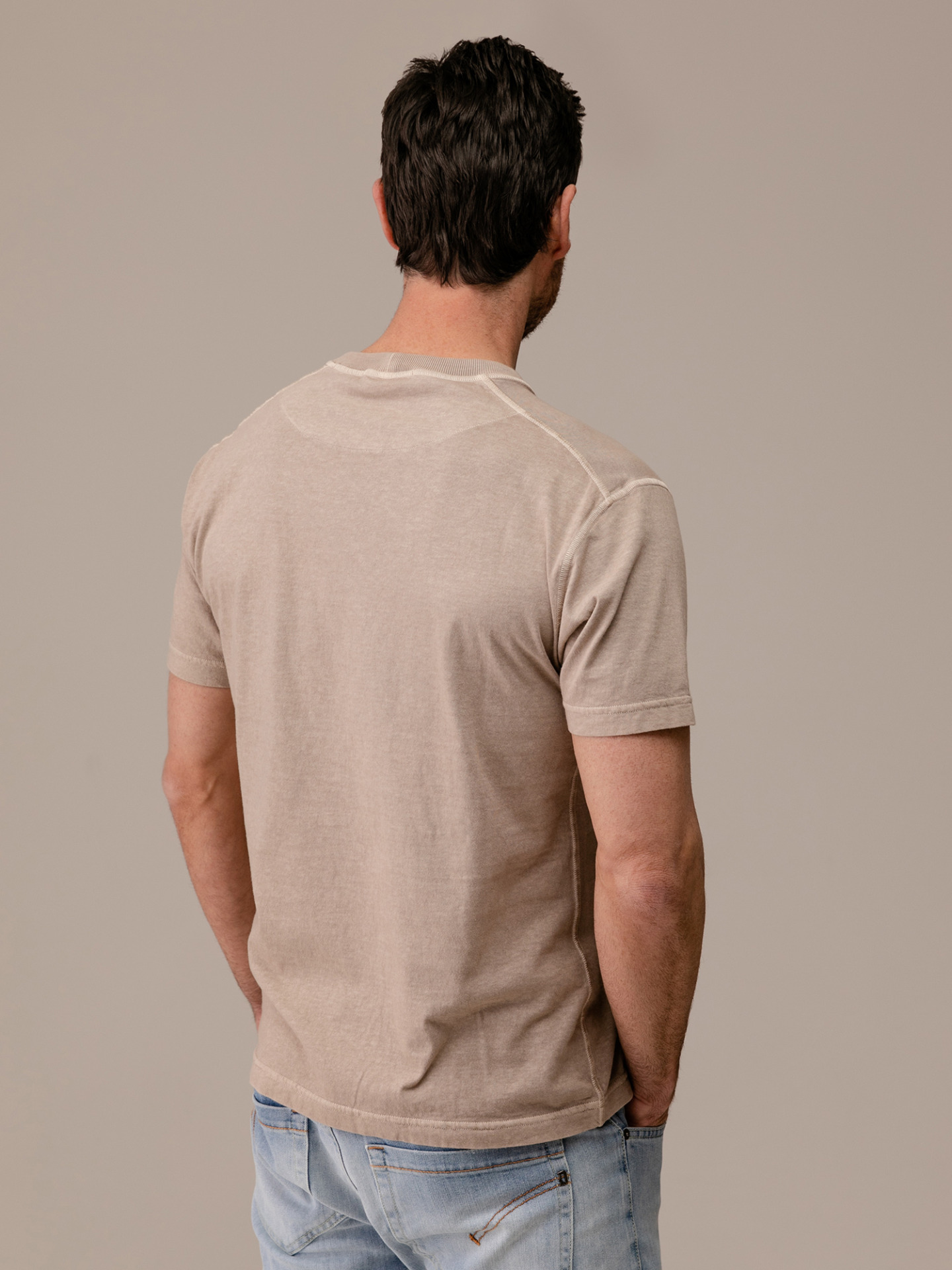 Detailansicht von T-Shirt aus Baumwolle von STONE ISLAND