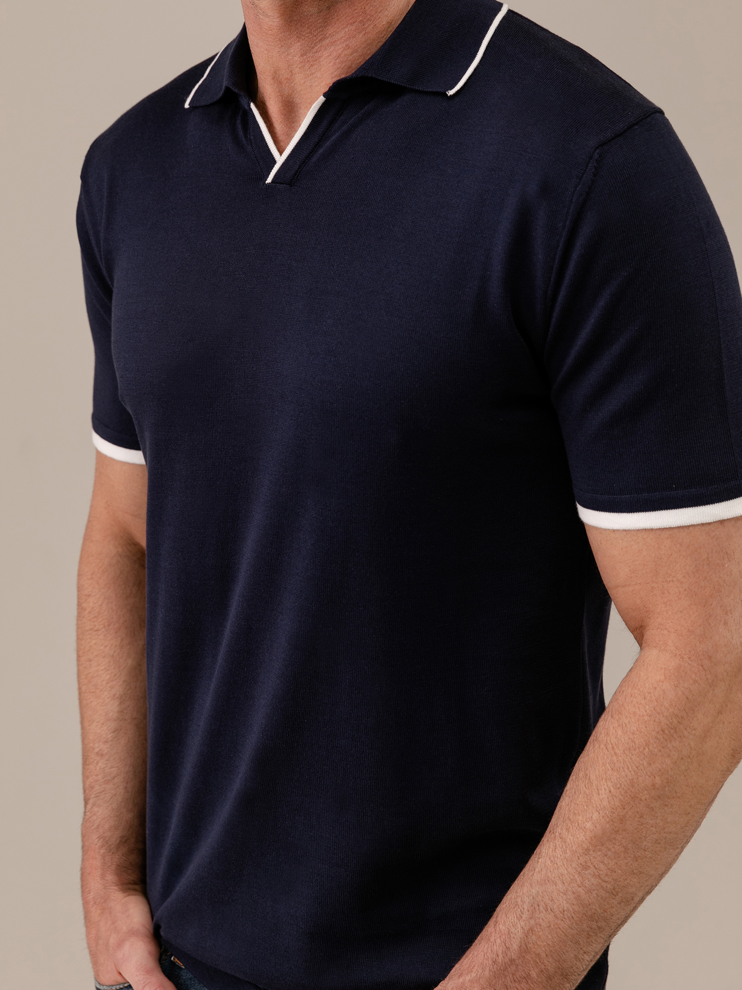 Detailansicht von Kurzarm-Poloshirt aus Baumwolle von DANIELE FIESOLI