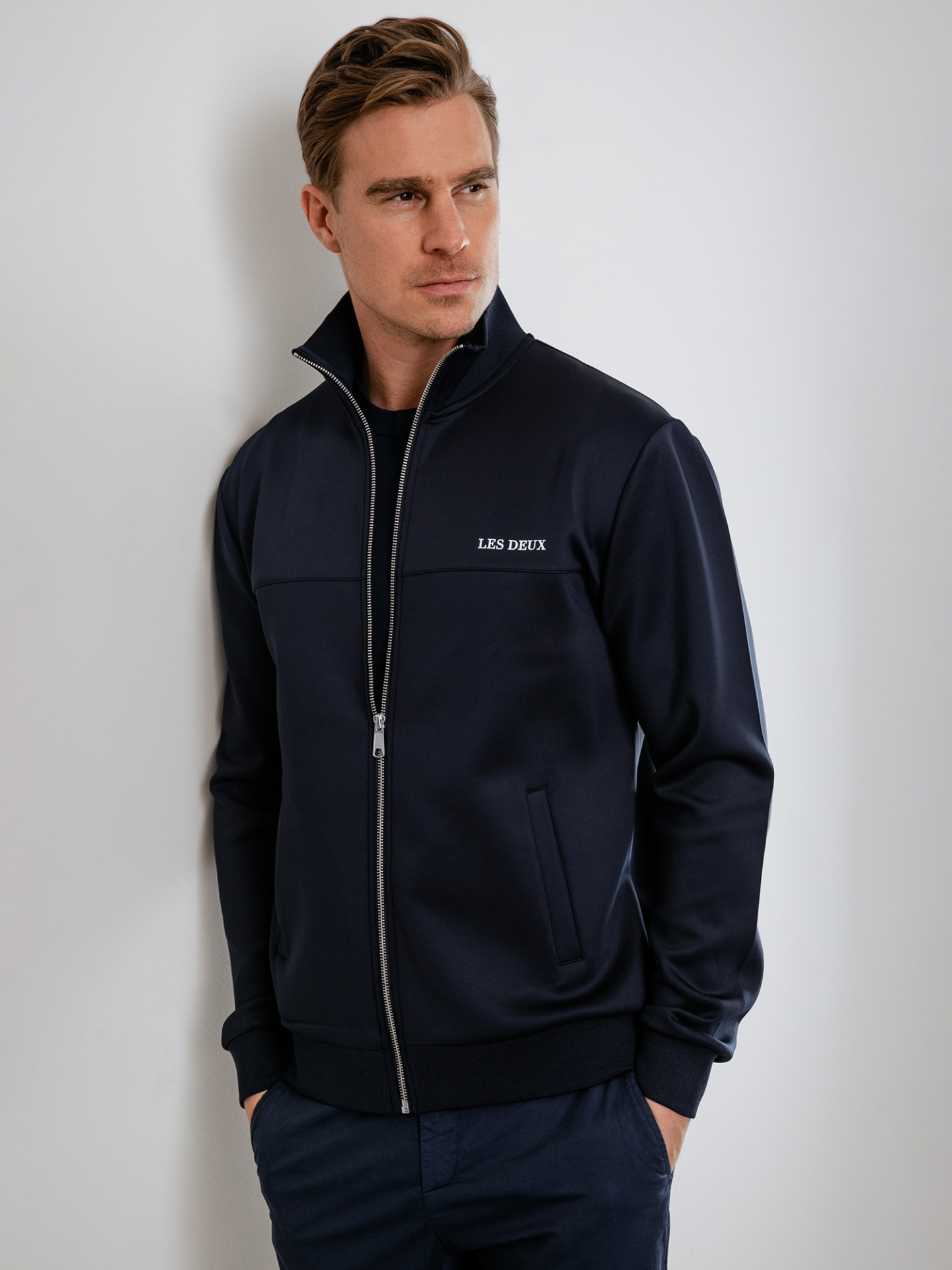 Detailansicht von College-Jacke von LES DEUX