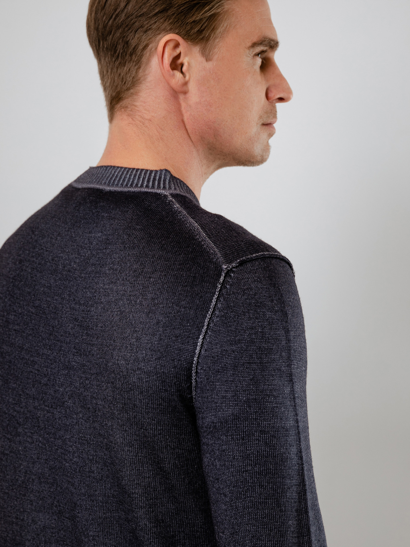 Detailansicht von Pullover aus Merinowolle von BETTER RICH