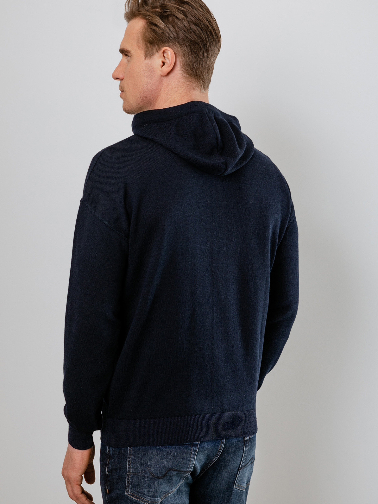 Detailansicht von Hoodie von PHIL PETTER