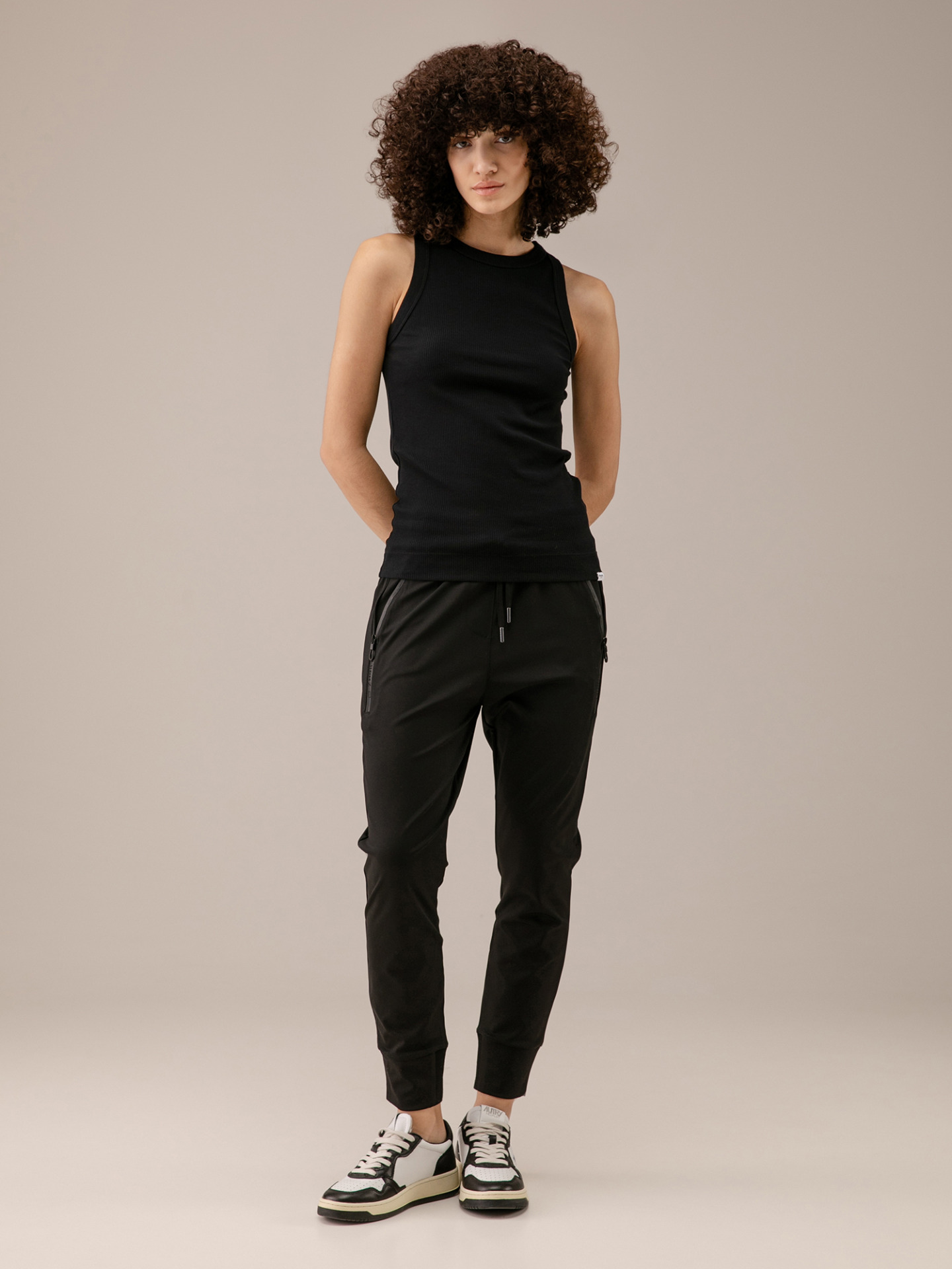 Detailansicht von Hose im Jogging-Stil von ZHRILL