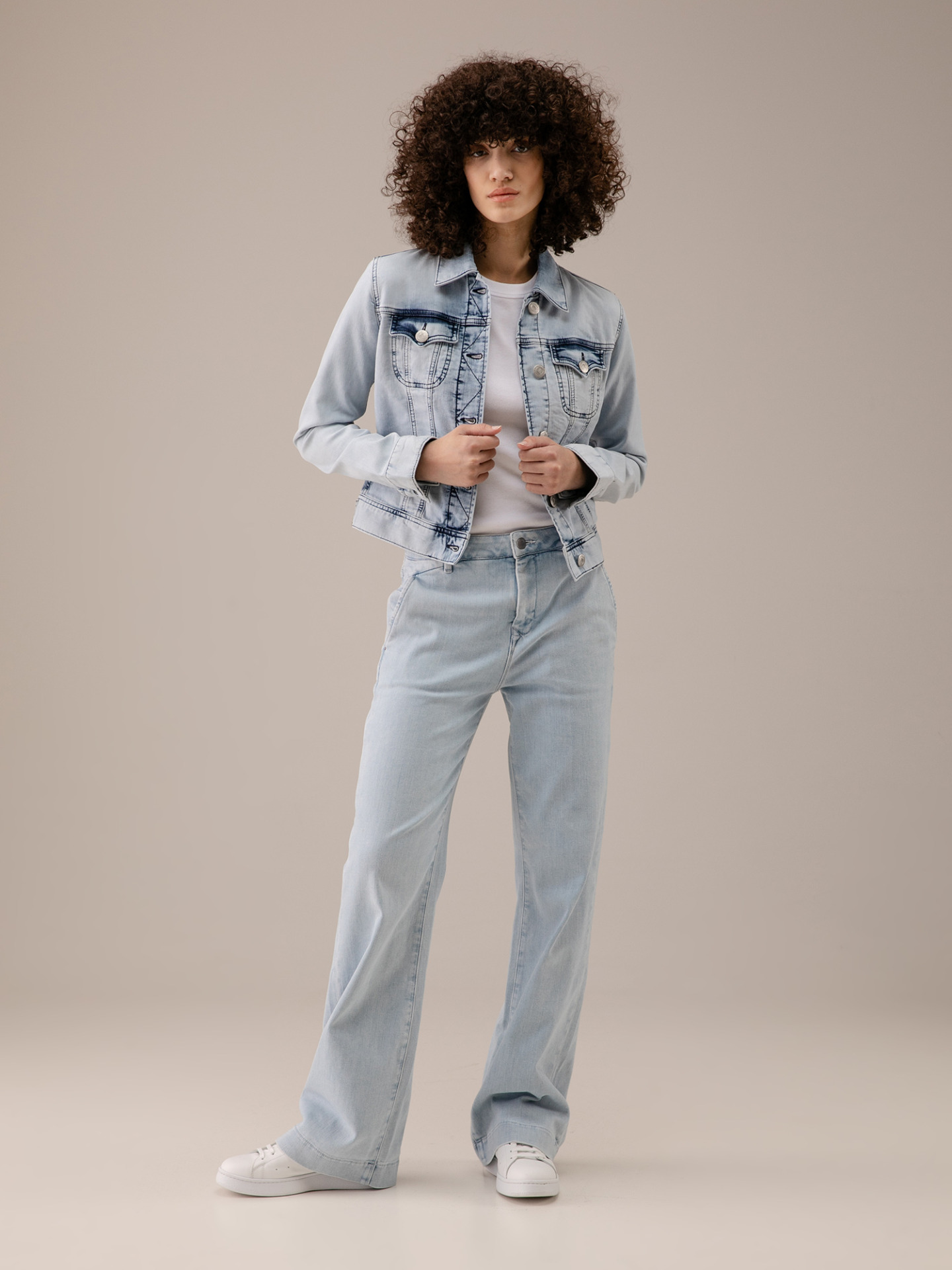 Detailansicht von Jeansjacke von HERRLICHER