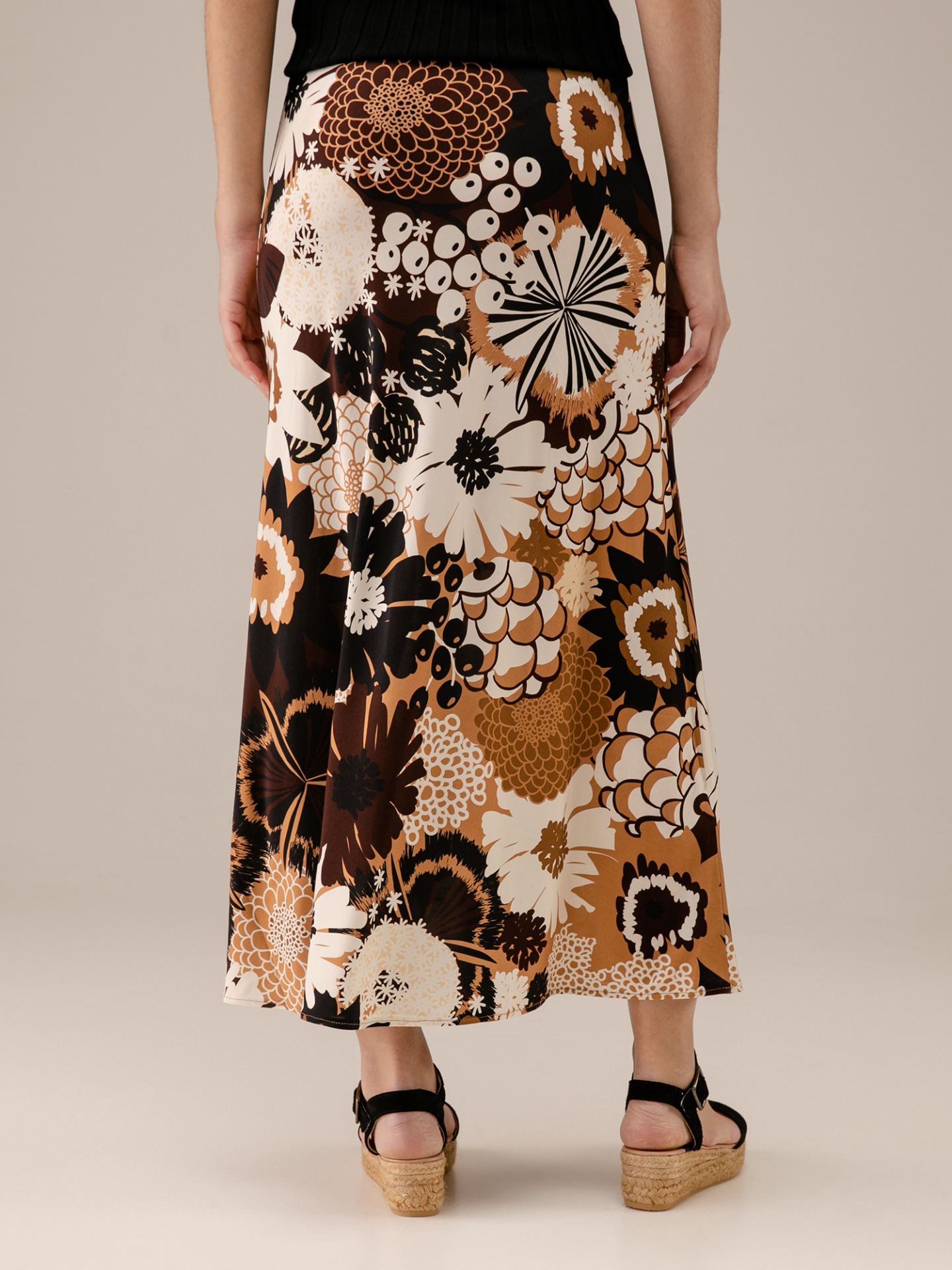 Detailansicht von Maxi-Rock von SIYU