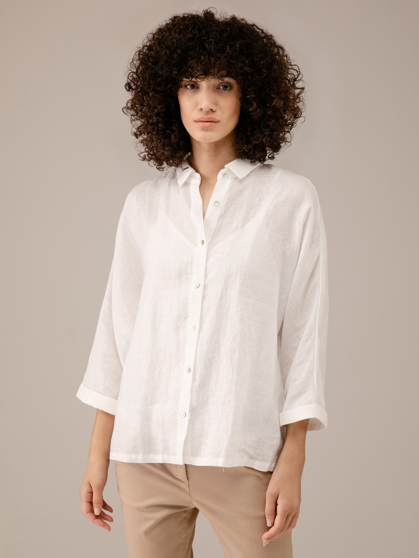 Detailansicht von Leinenbluse von JC SOPHIE