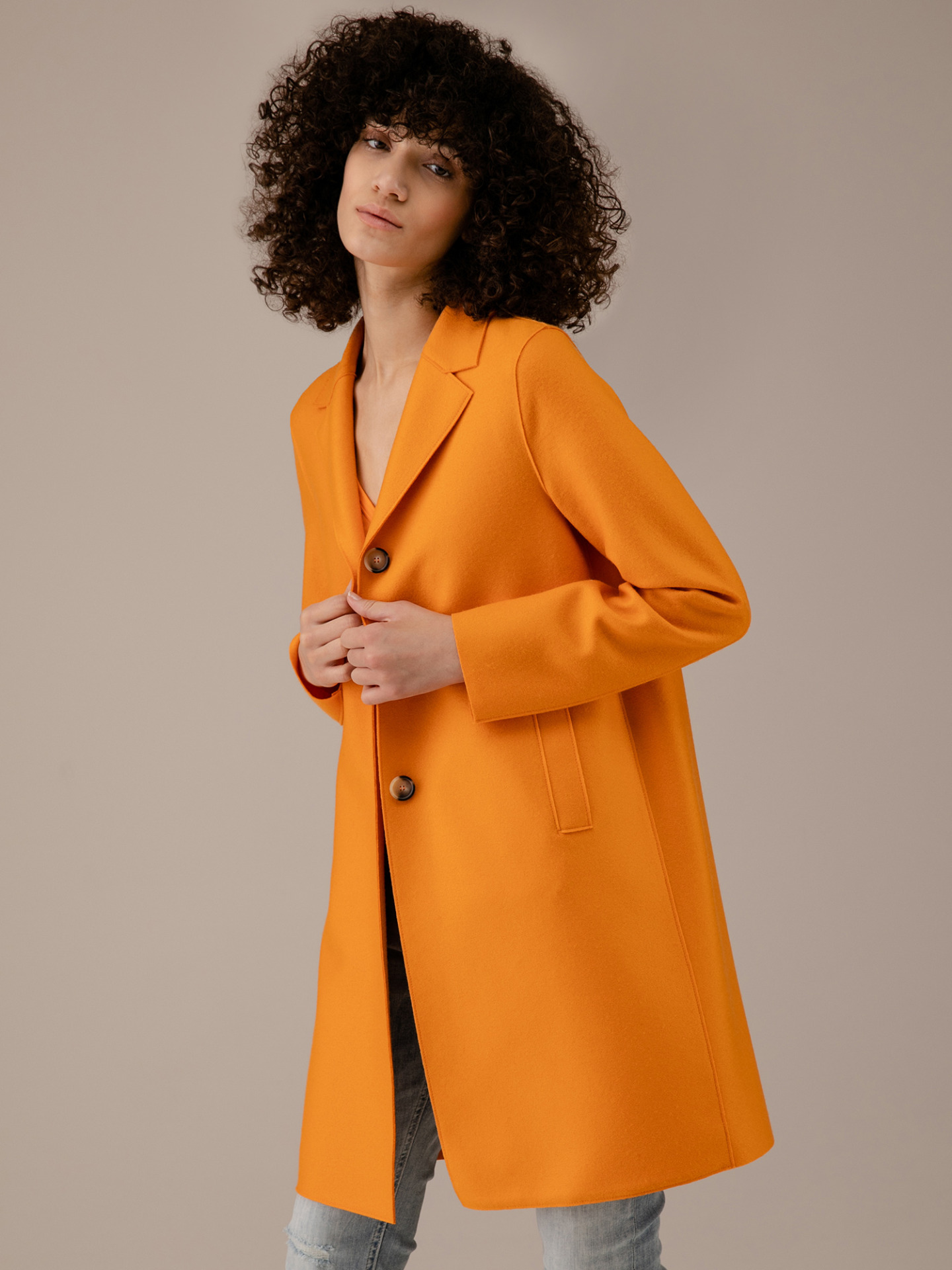 Detailansicht von Schurwollmantel von HARRIS WHARF LONDON