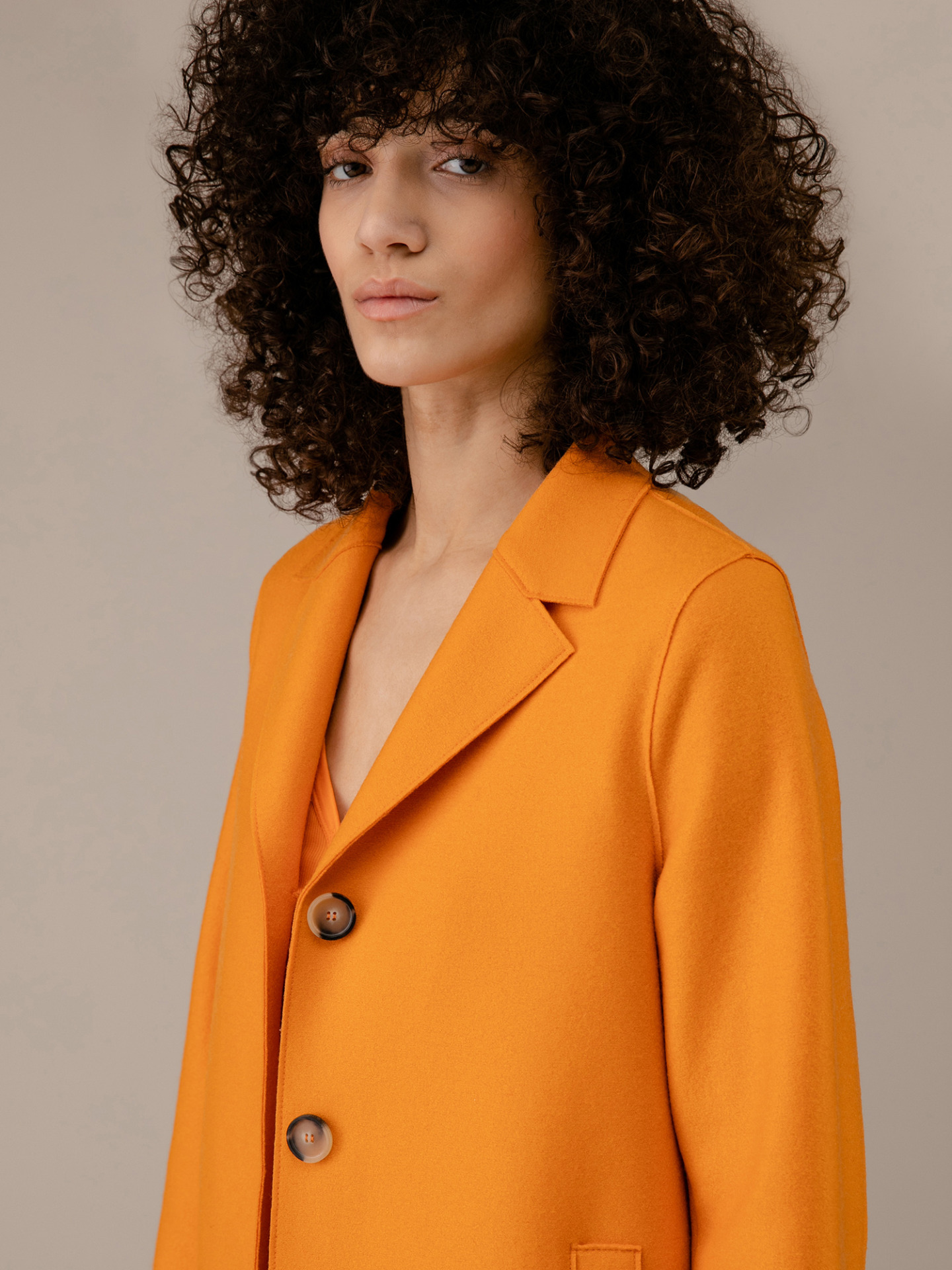 Detailansicht von Schurwollmantel von HARRIS WHARF LONDON