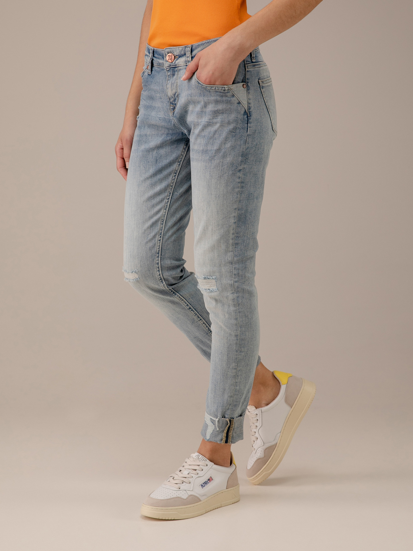 Detailansicht von Destroyed Skinny Jeans von ZHRILL
