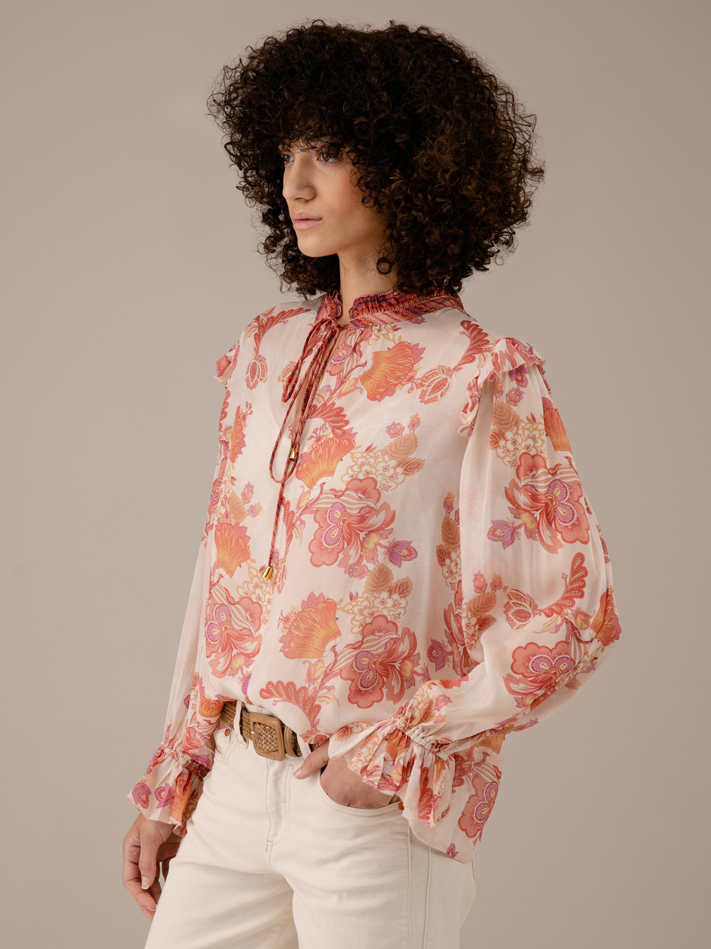 Detailansicht von Gemusterte Bluse mit Rüschung von DREAM CATCHER