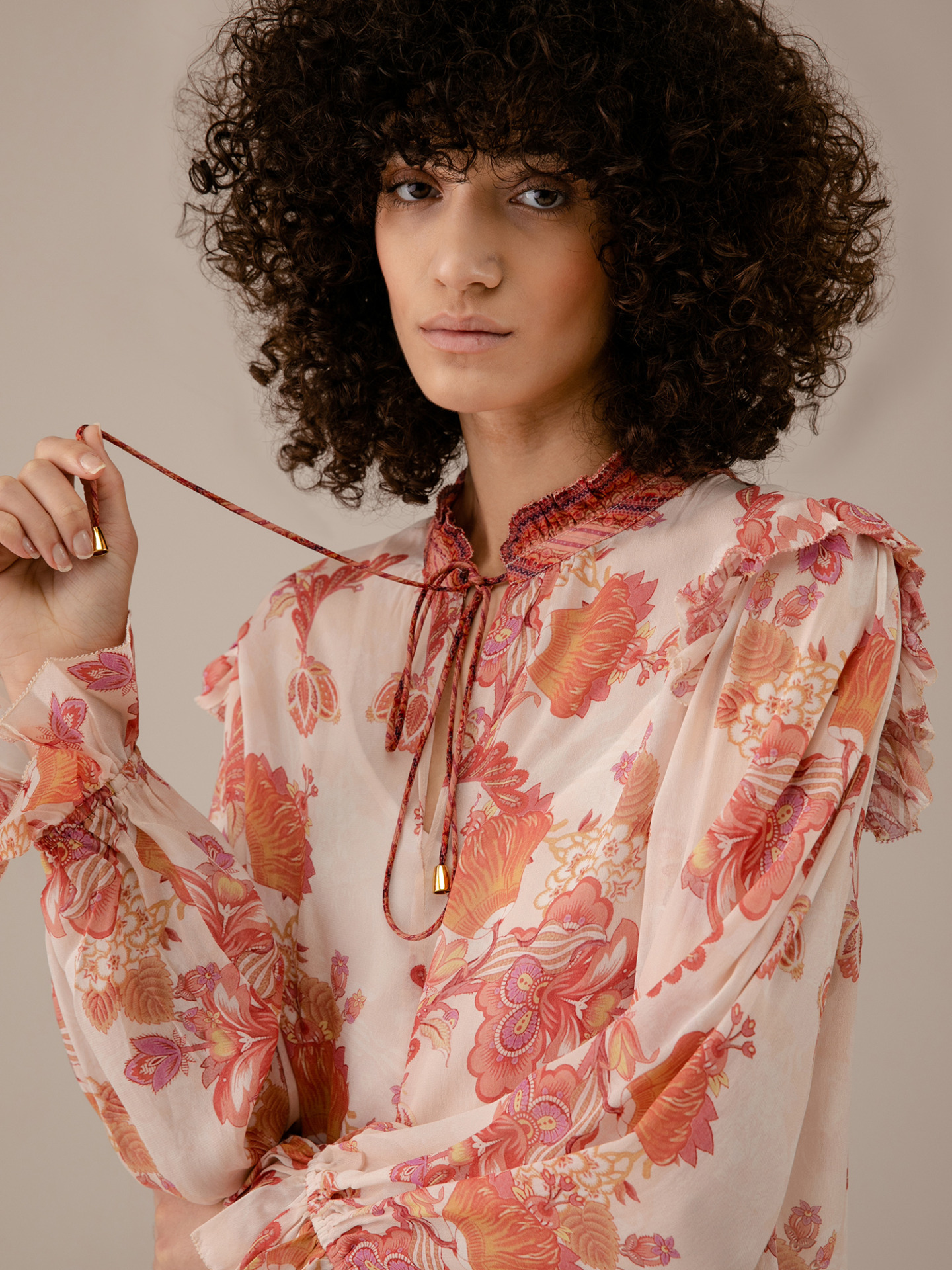 Detailansicht von Gemusterte Bluse mit Rüschung von DREAM CATCHER