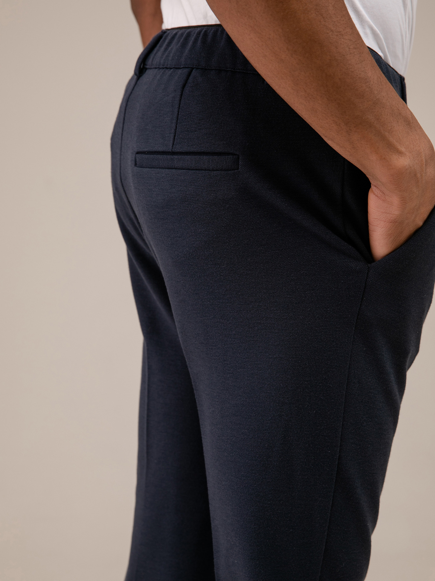 Detailansicht von Hose mit Bundfalte von KIEFERMANN