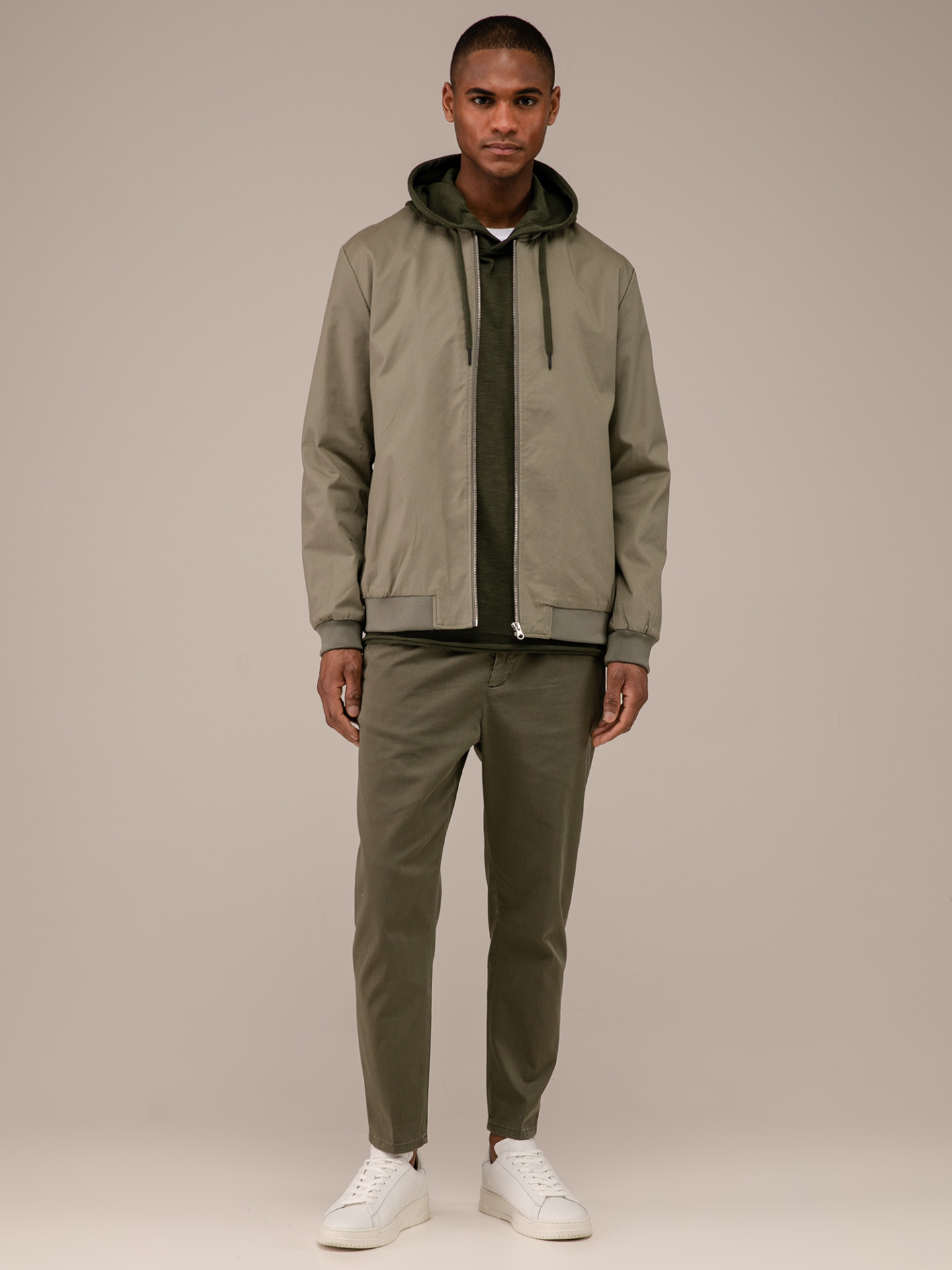 Detailansicht von College-Jacke von NOWADAYS