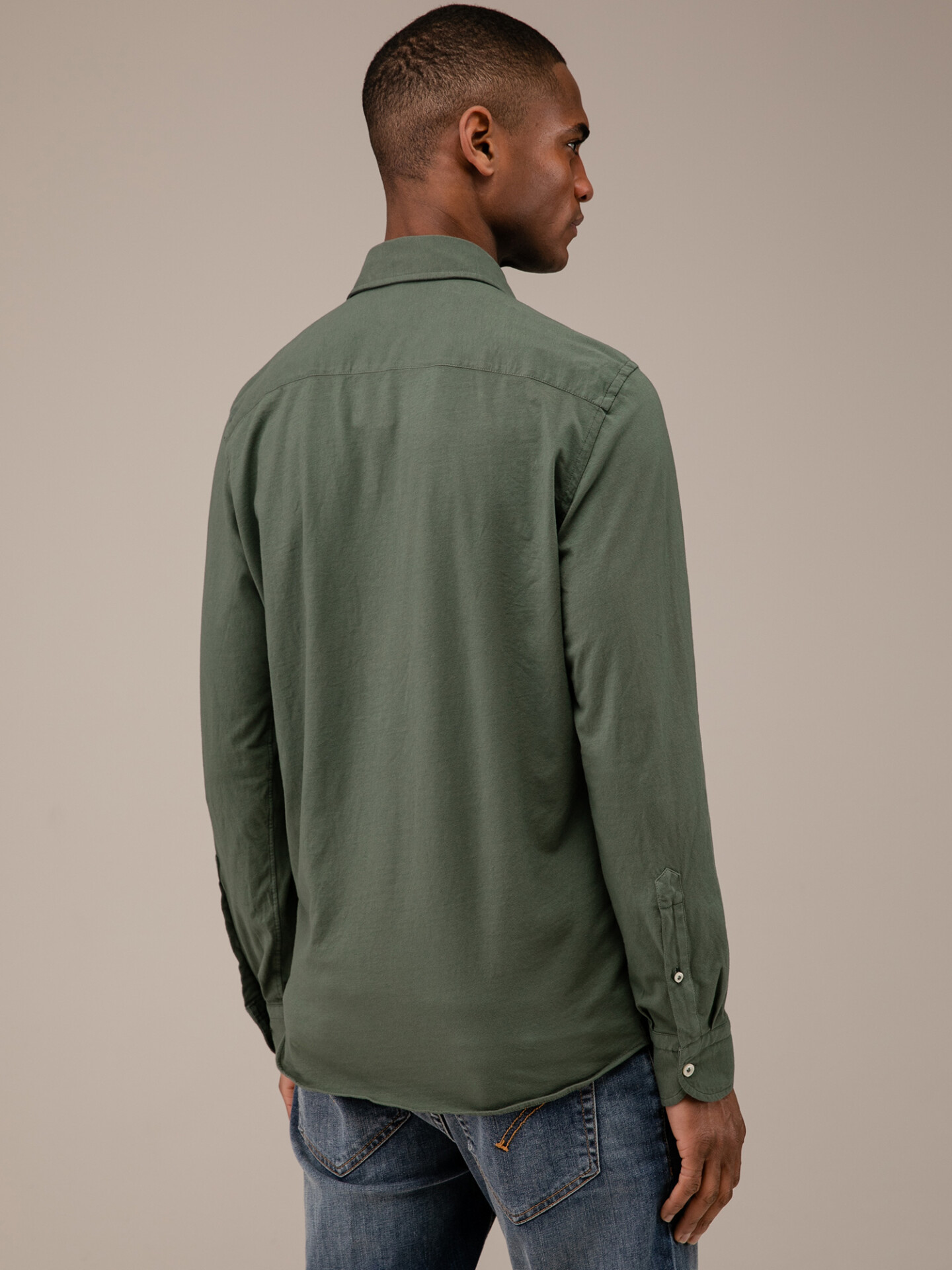 Detailansicht von Baumwollhemd mit Haifischkragen von SONRISA