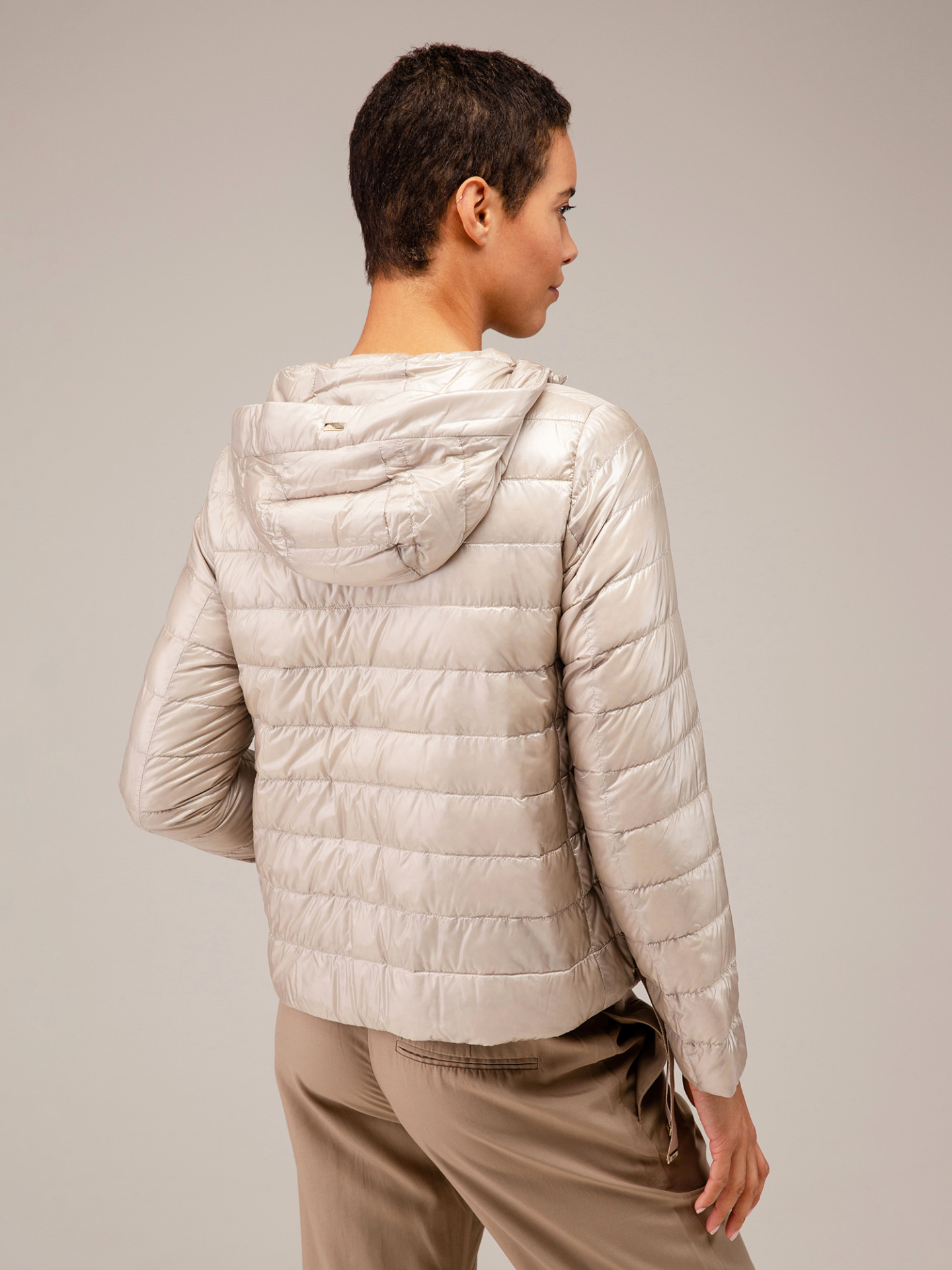 Detailansicht von Kurze Daunenjacke von HERNO