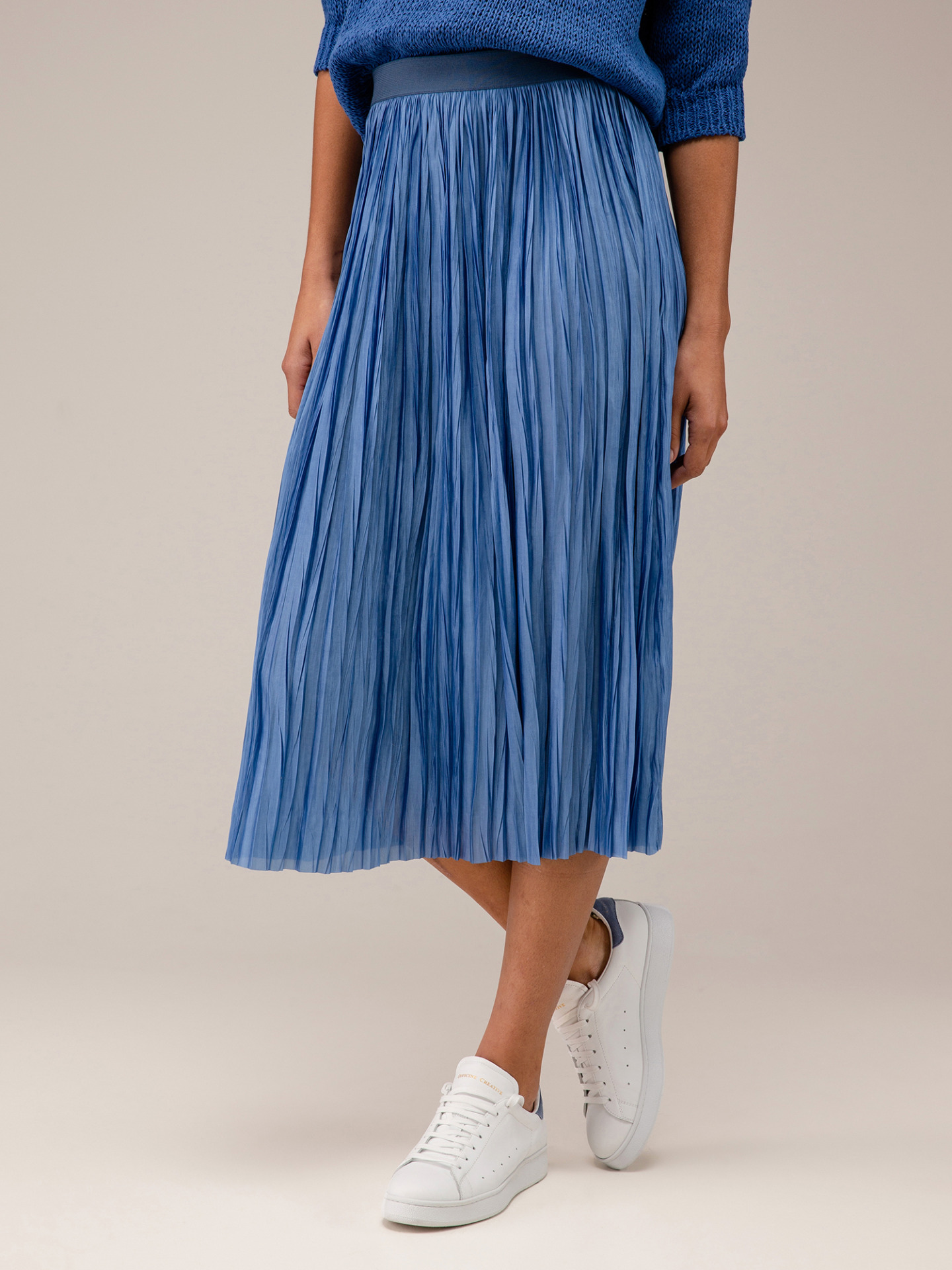 Detailansicht von Midi-Plisseerock von ROBERTO COLLINA