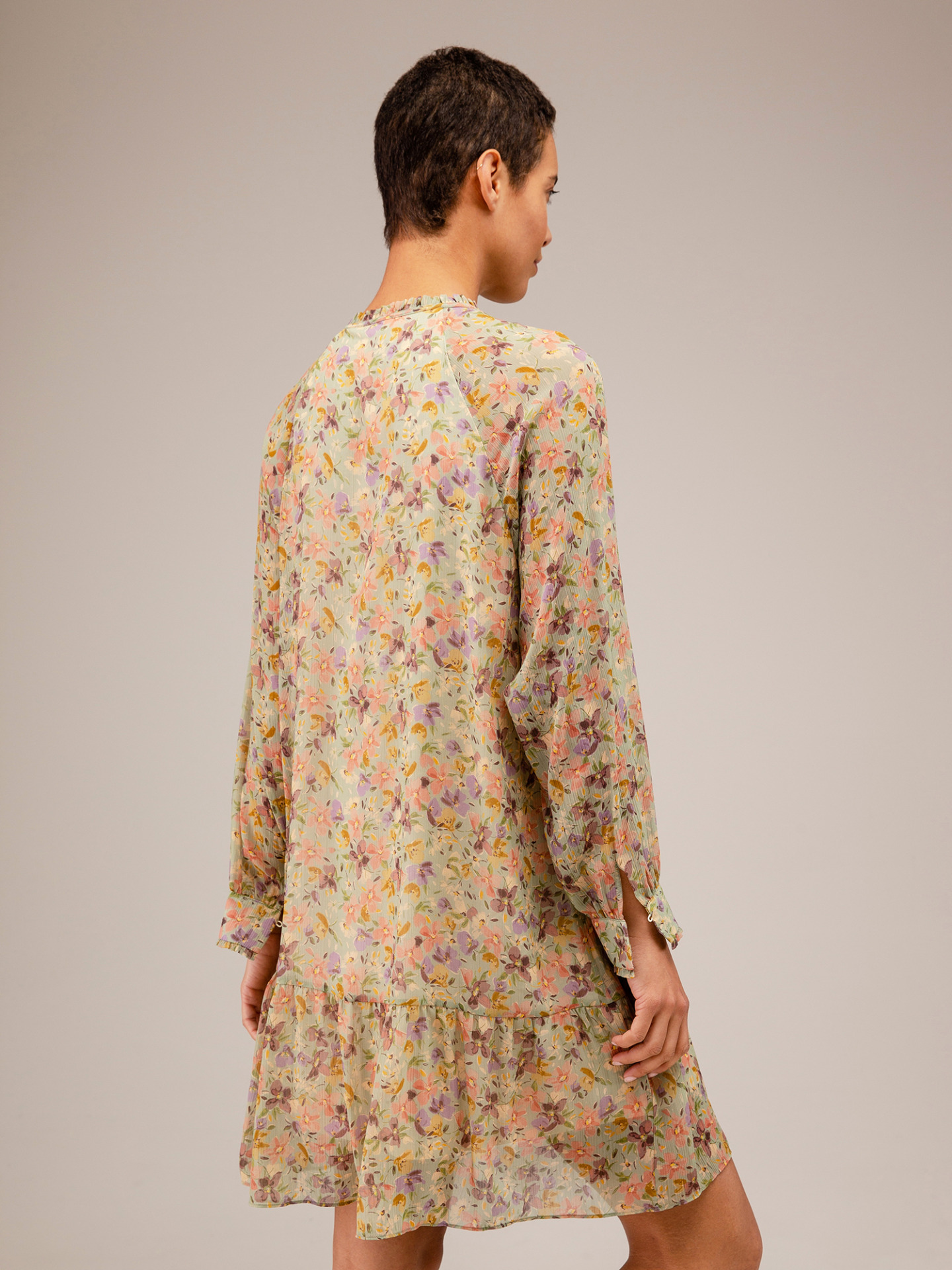 Detailansicht von Kurzes Blusenkleid von DANIELS