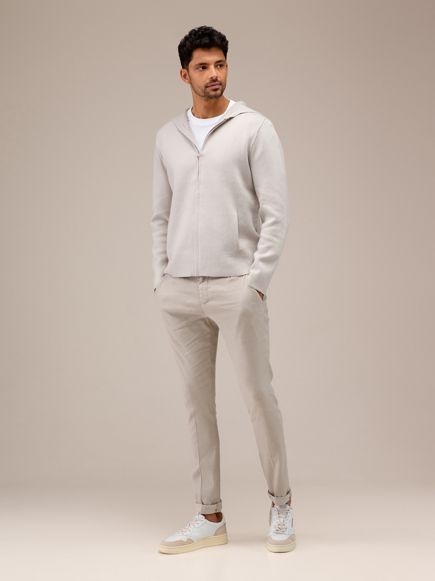 Detailansicht von Strickjacke mit Kapuze von KIEFERMANN