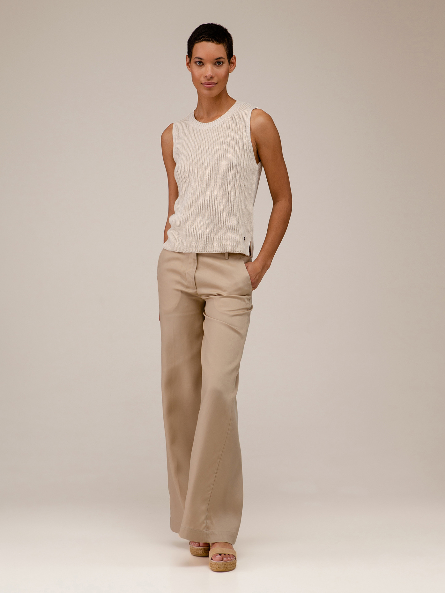 Detailansicht von Stricktop aus Leinen von BETTER RICH