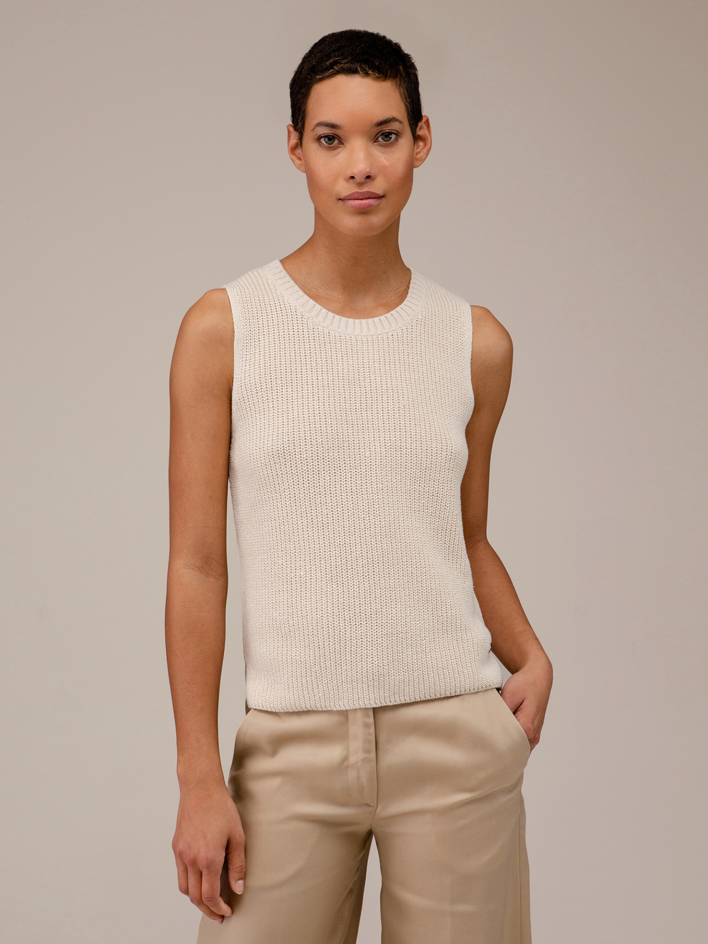 Detailansicht von Stricktop aus Leinen von BETTER RICH